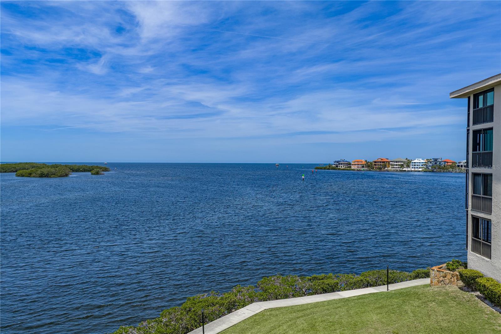 SAND PEBBLE POINTE CONDO 01 AMD 02 - Residential
