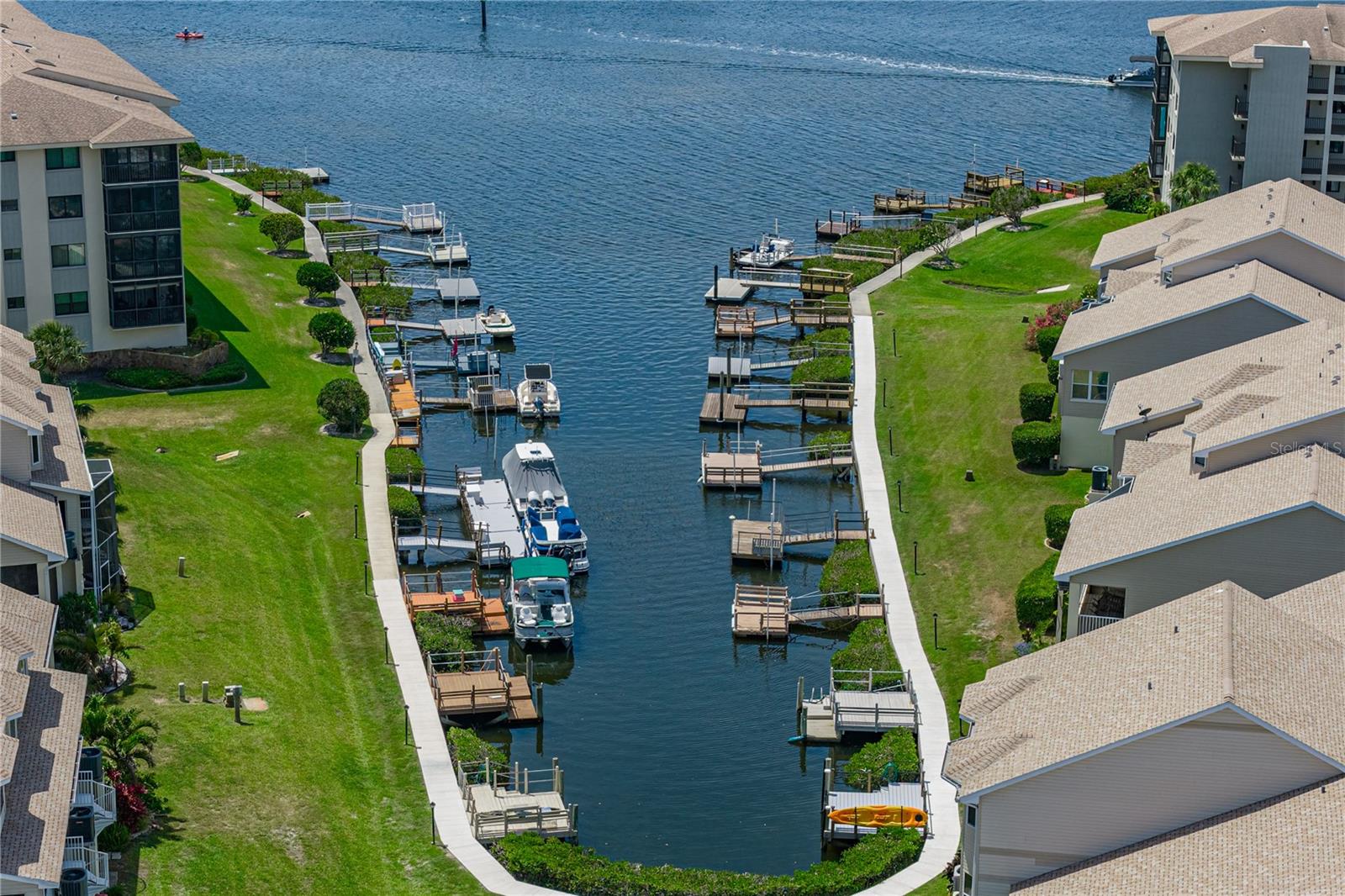 SAND PEBBLE POINTE CONDO 01 AMD 02 - Residential