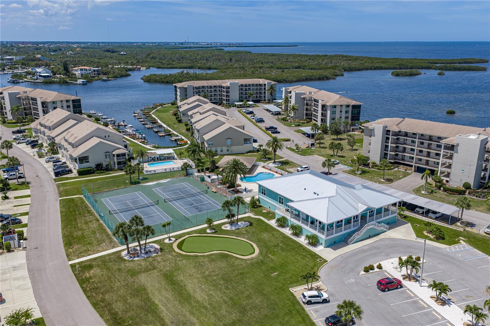 SAND PEBBLE POINTE CONDO 01 AMD 02 - Residential