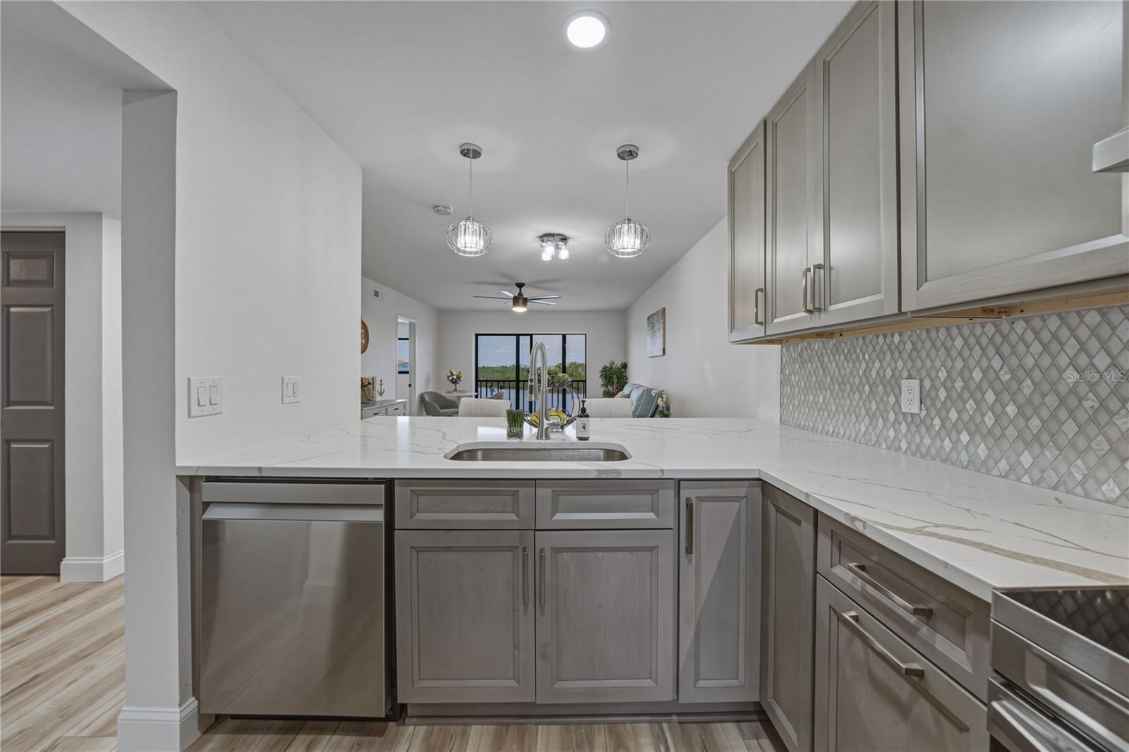 SAND PEBBLE POINTE CONDO 01 AMD 02 - Residential