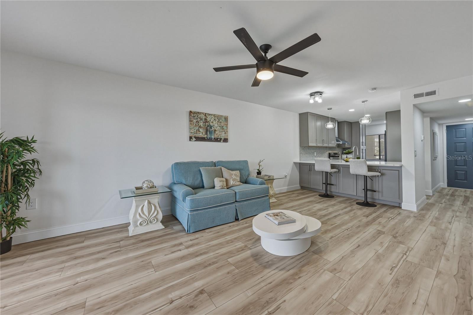 SAND PEBBLE POINTE CONDO 01 AMD 02 - Residential