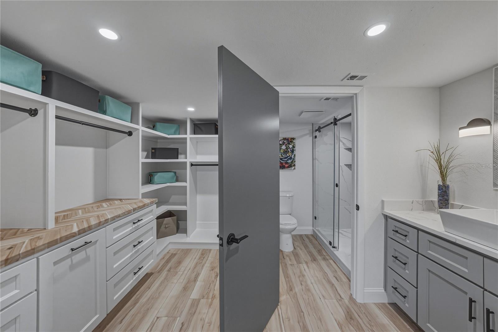 SAND PEBBLE POINTE CONDO 01 AMD 02 - Residential