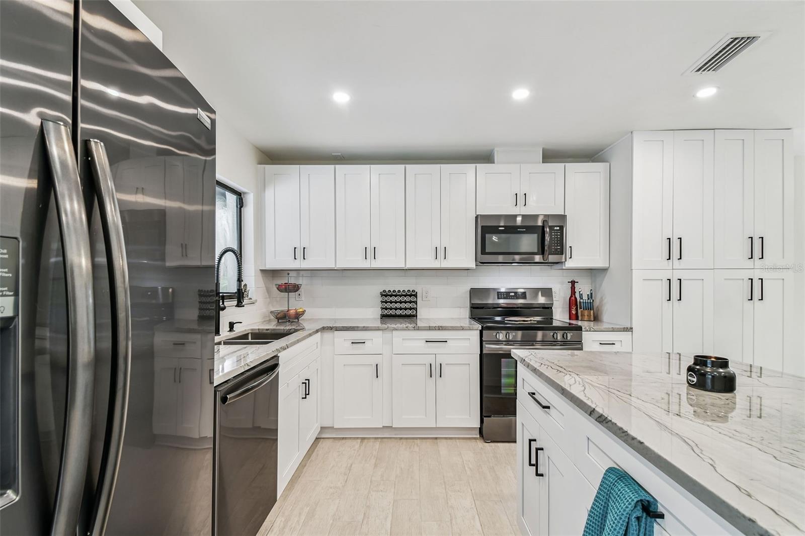 COUNTRY PLACE UNIT VI - Residential