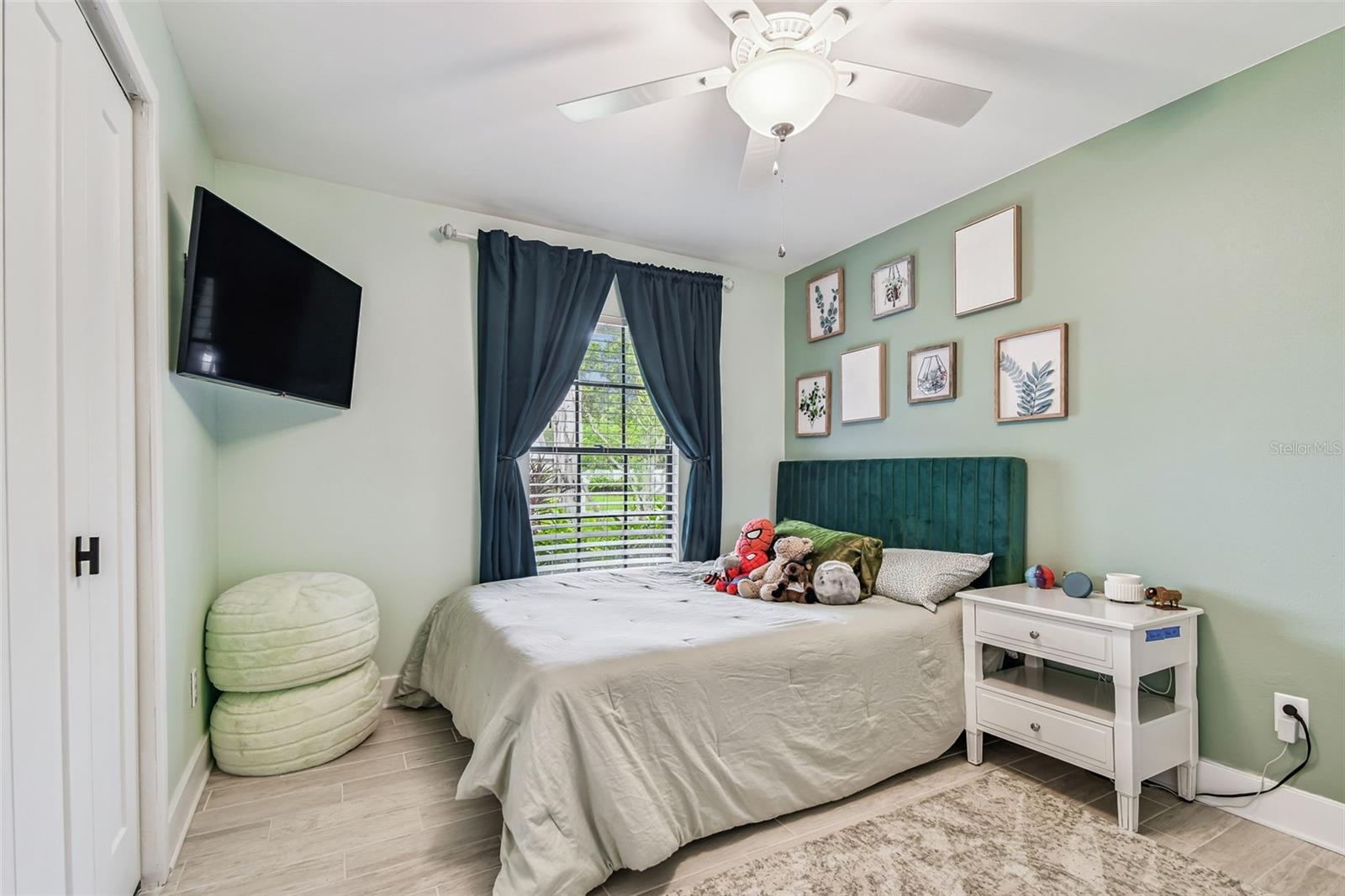 COUNTRY PLACE UNIT VI - Residential