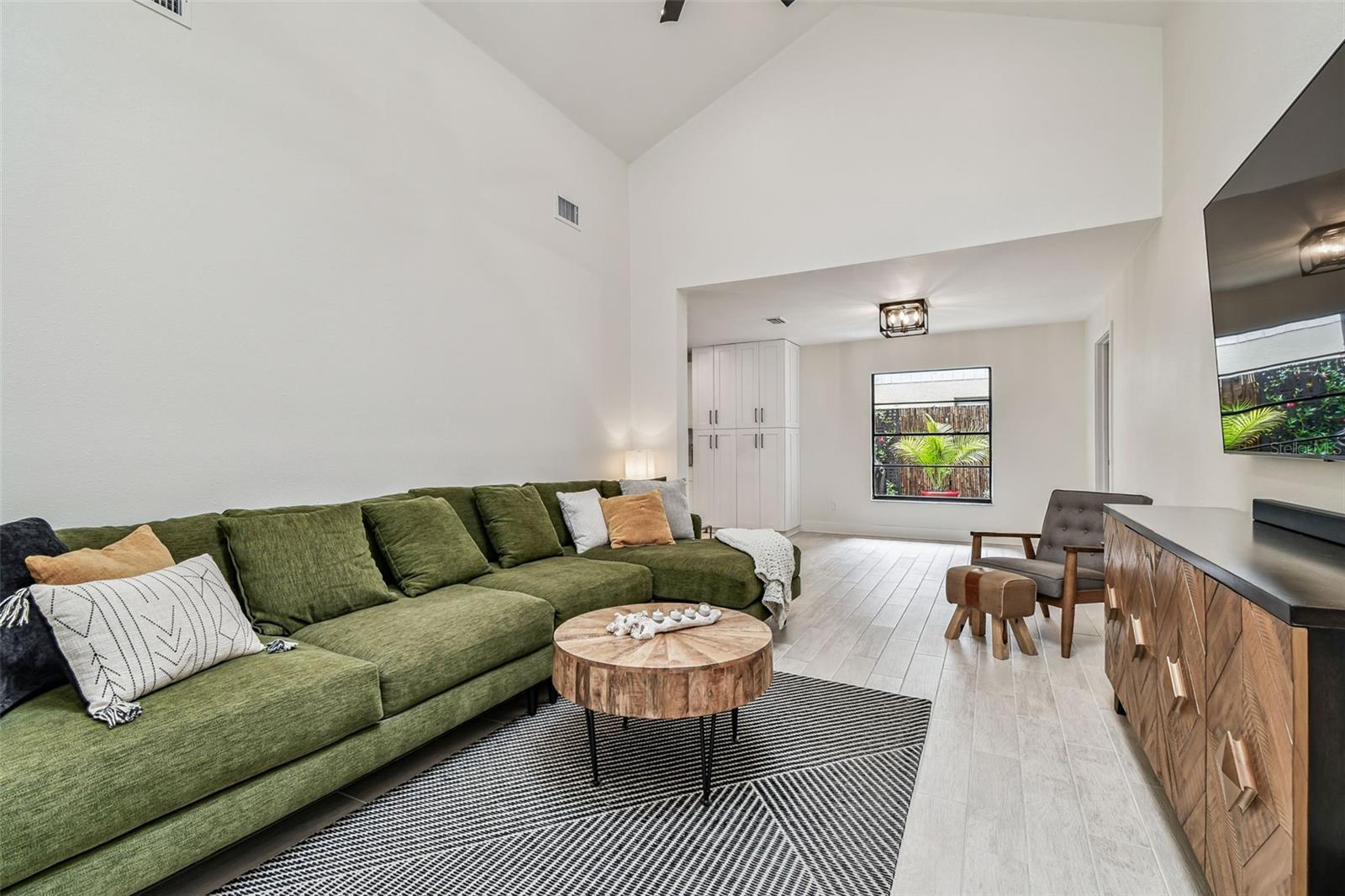 COUNTRY PLACE UNIT VI - Residential