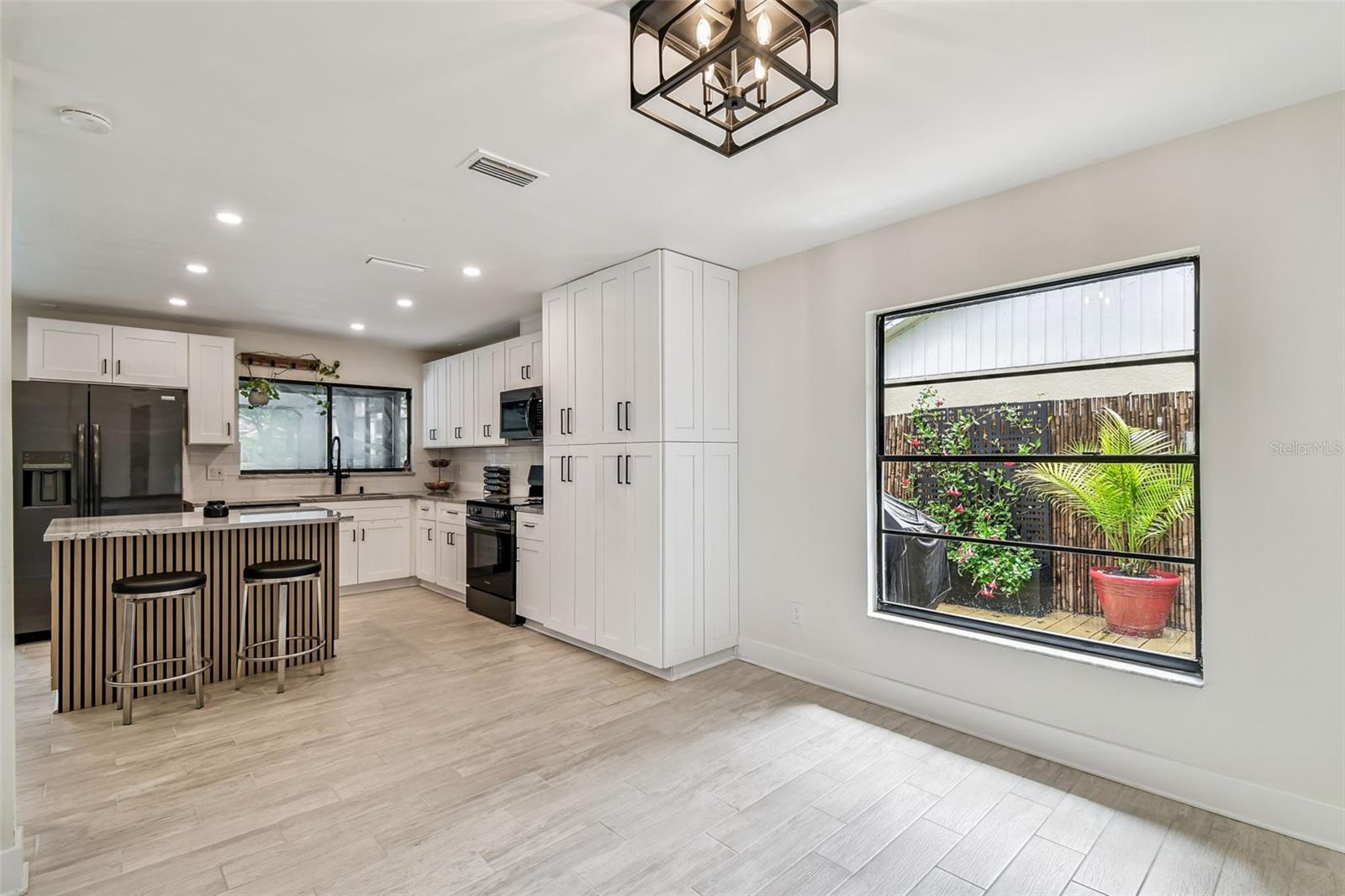 COUNTRY PLACE UNIT VI - Residential