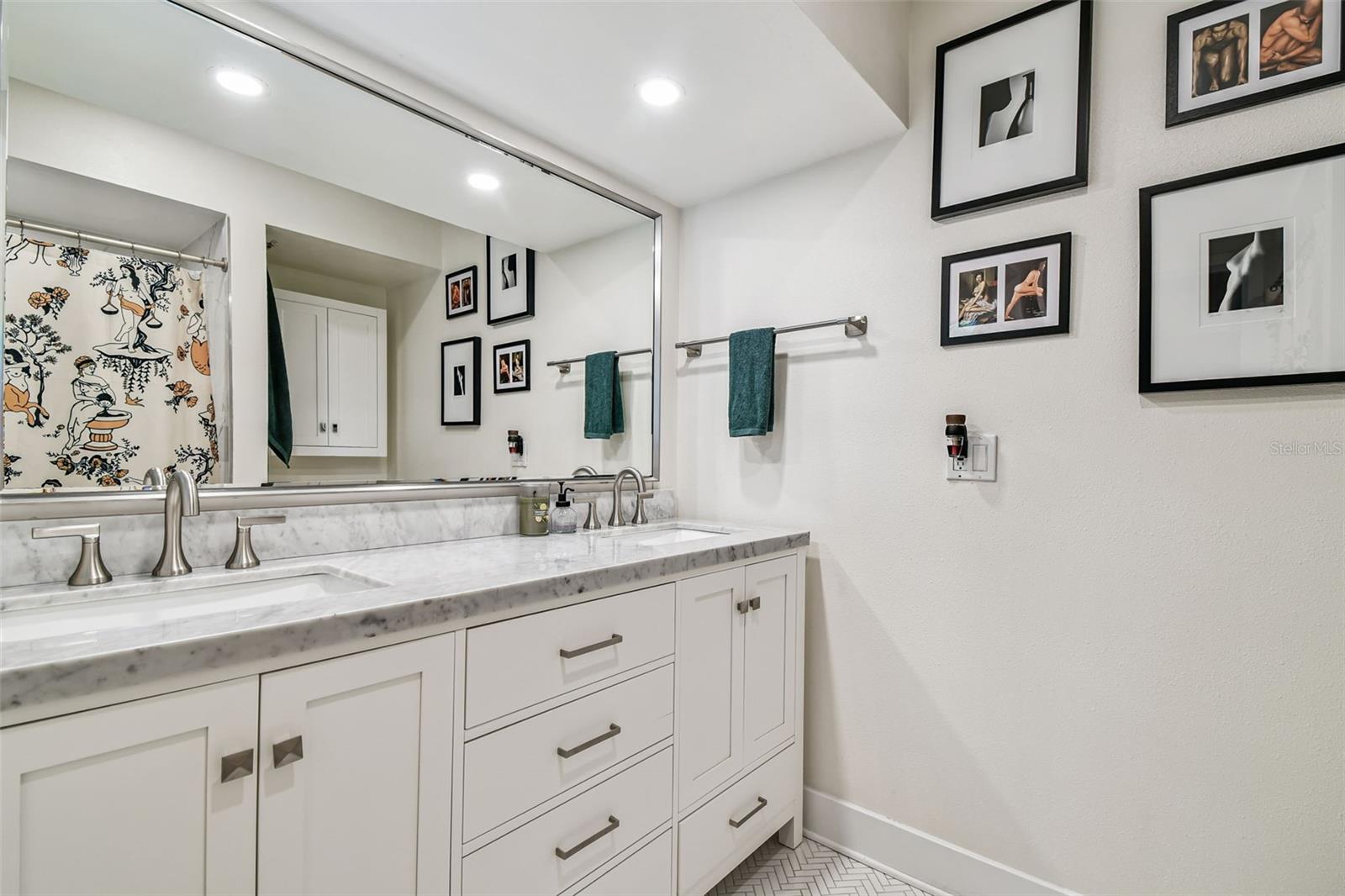 COUNTRY PLACE UNIT VI - Residential