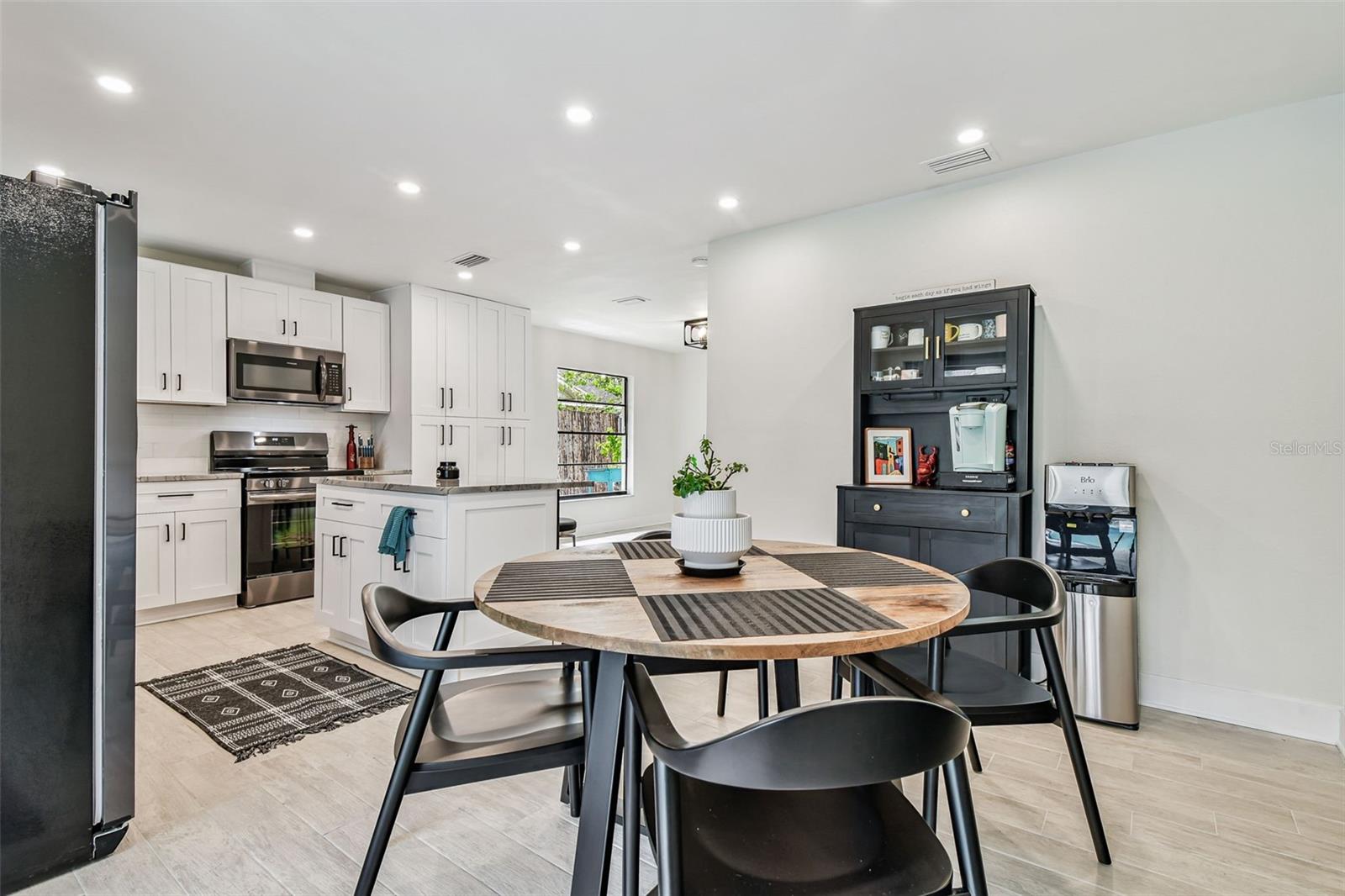 COUNTRY PLACE UNIT VI - Residential