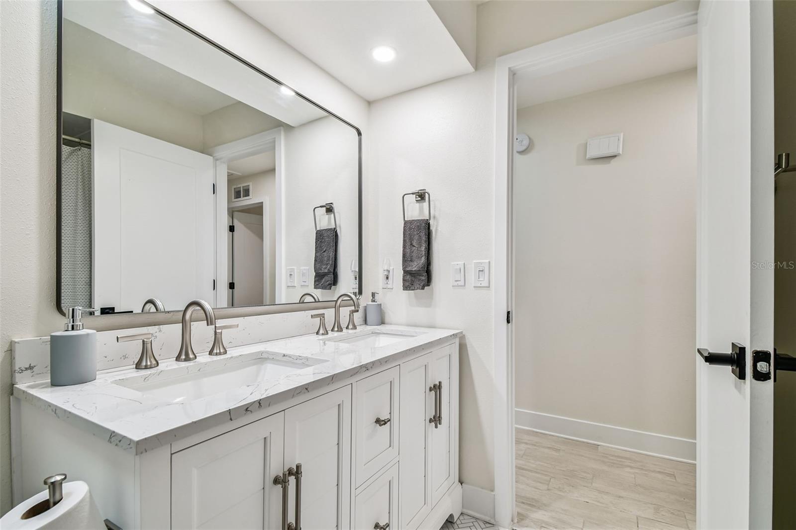 COUNTRY PLACE UNIT VI - Residential