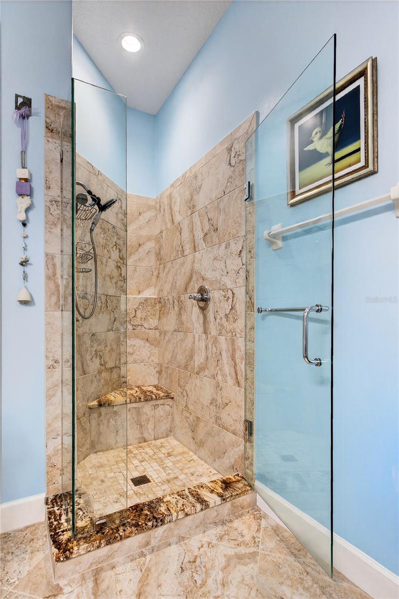 KINGSBRIDGE WEST - Residential