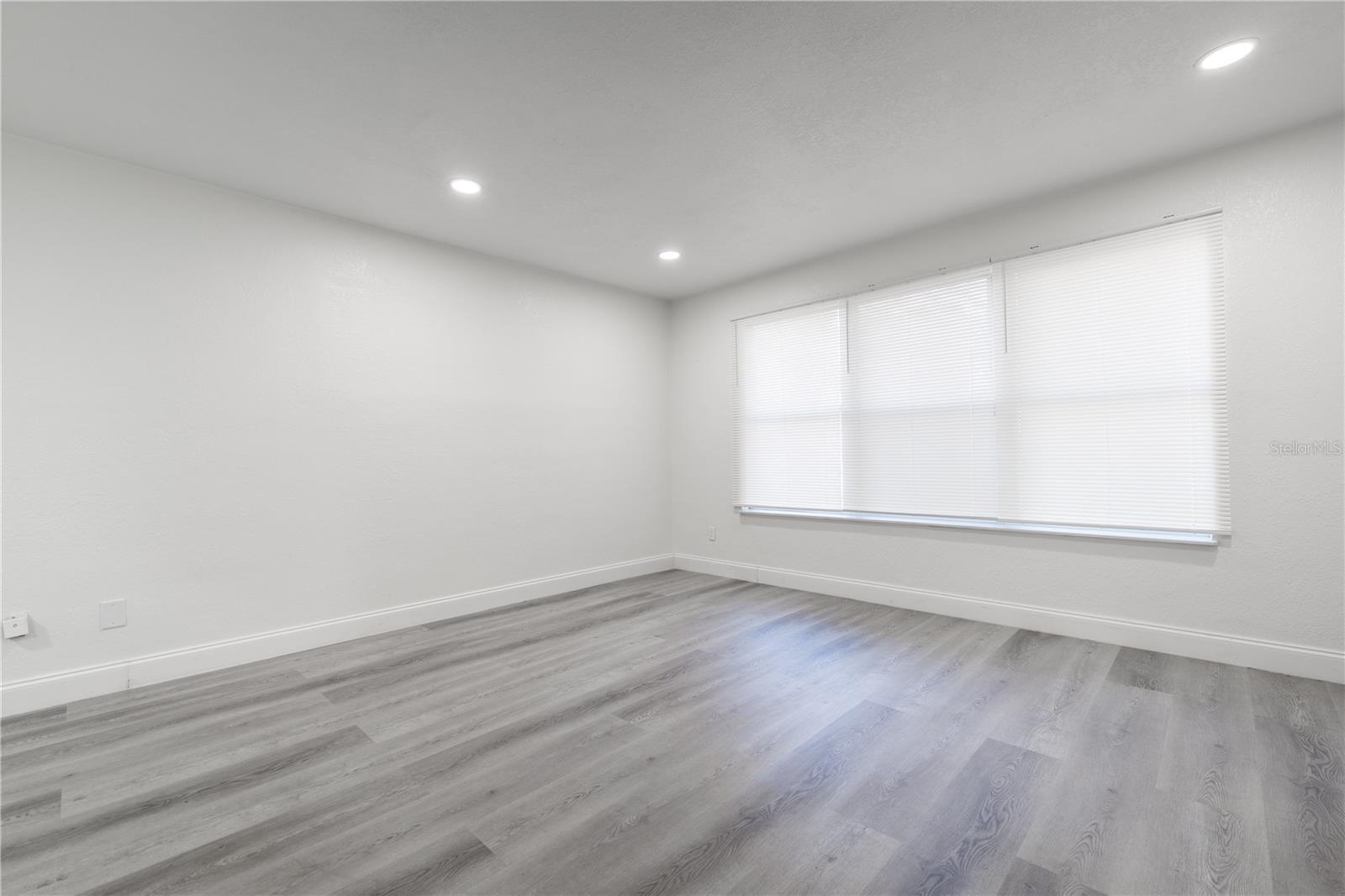 ENGELWOOD PARK - Residential