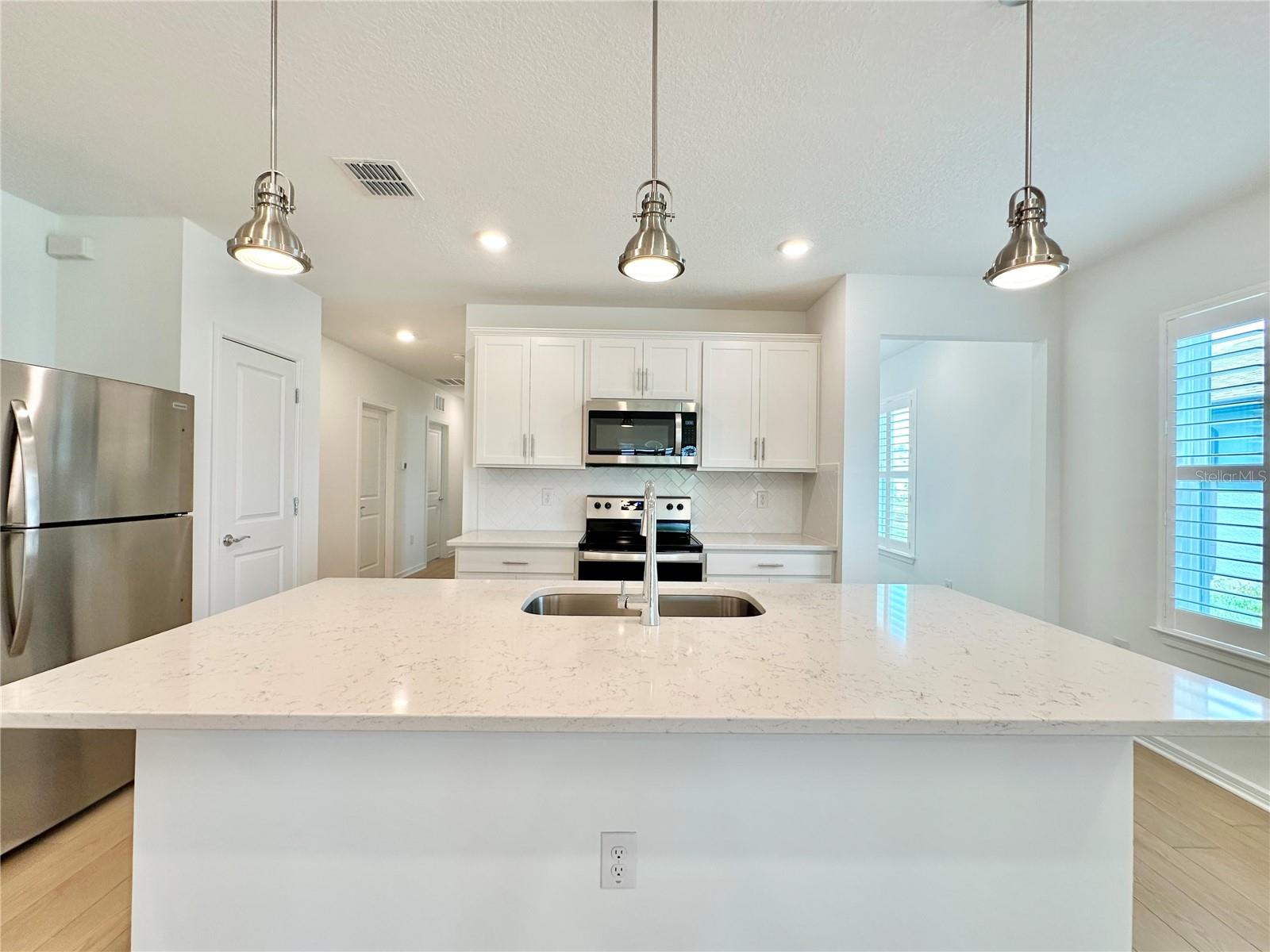 STONE CRK BY DEL WEBB SUNDANCE - Residential Lease