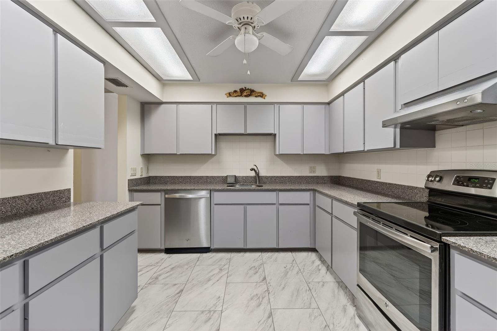 REGENCY PARK - Residential