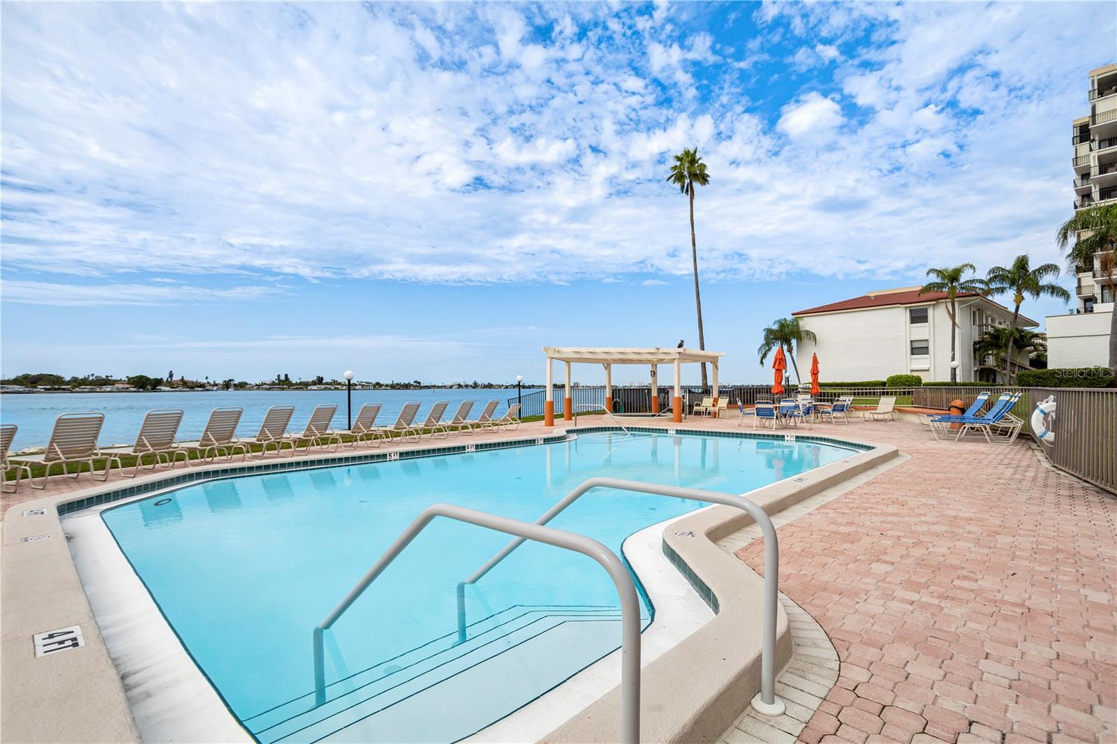 CASA DEL MAR V CONDO BLDG H, UNIT 503 - Residential