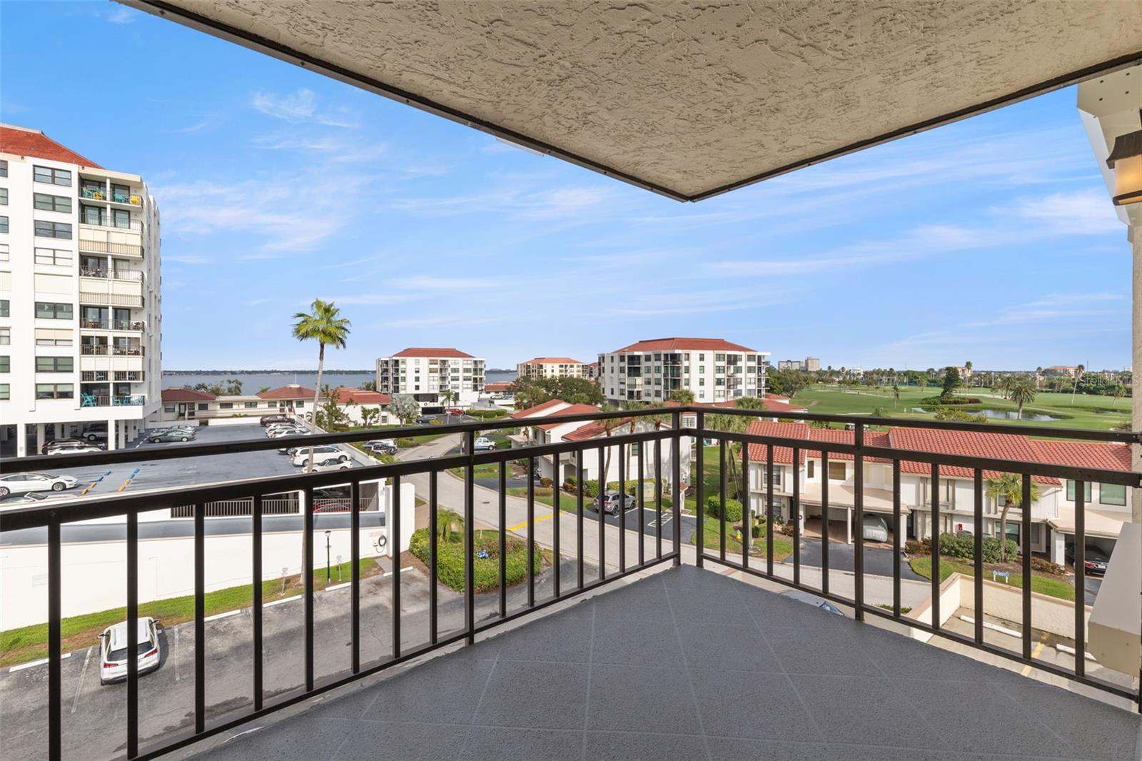 CASA DEL MAR V CONDO BLDG H, UNIT 503 - Residential