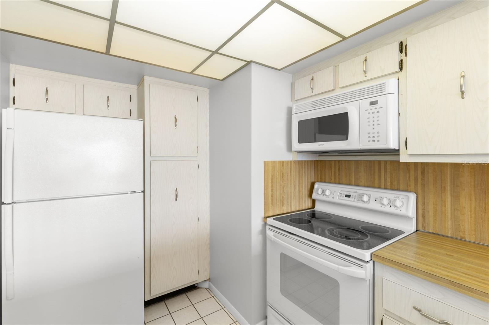 CASA DEL MAR V CONDO BLDG H, UNIT 503 - Residential