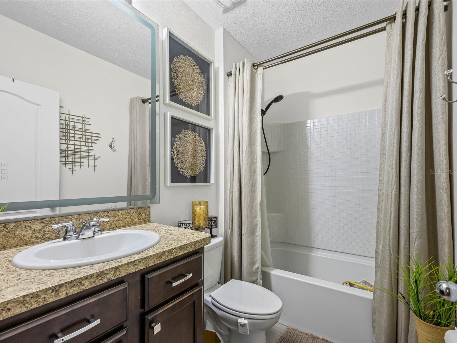 LAKE BLUFF/TOWN CENTER EAST-PH - Residential