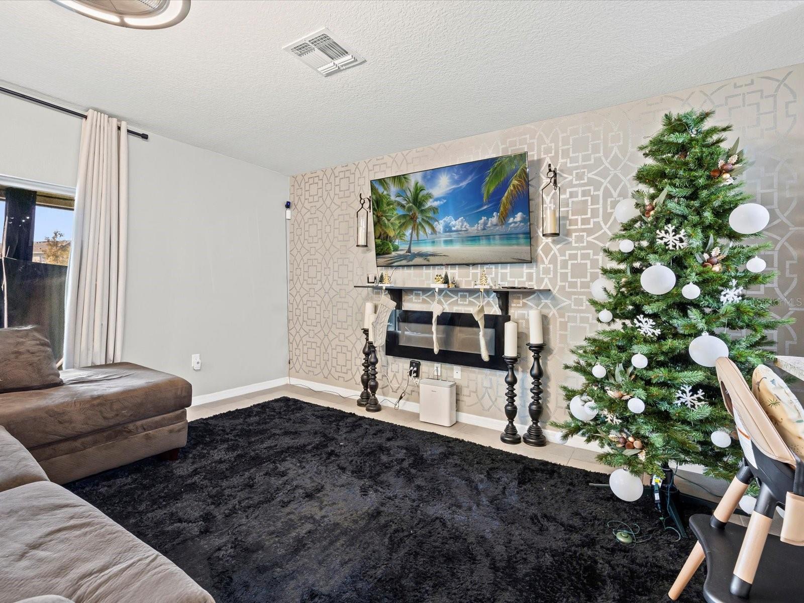 LAKE BLUFF/TOWN CENTER EAST-PH - Residential