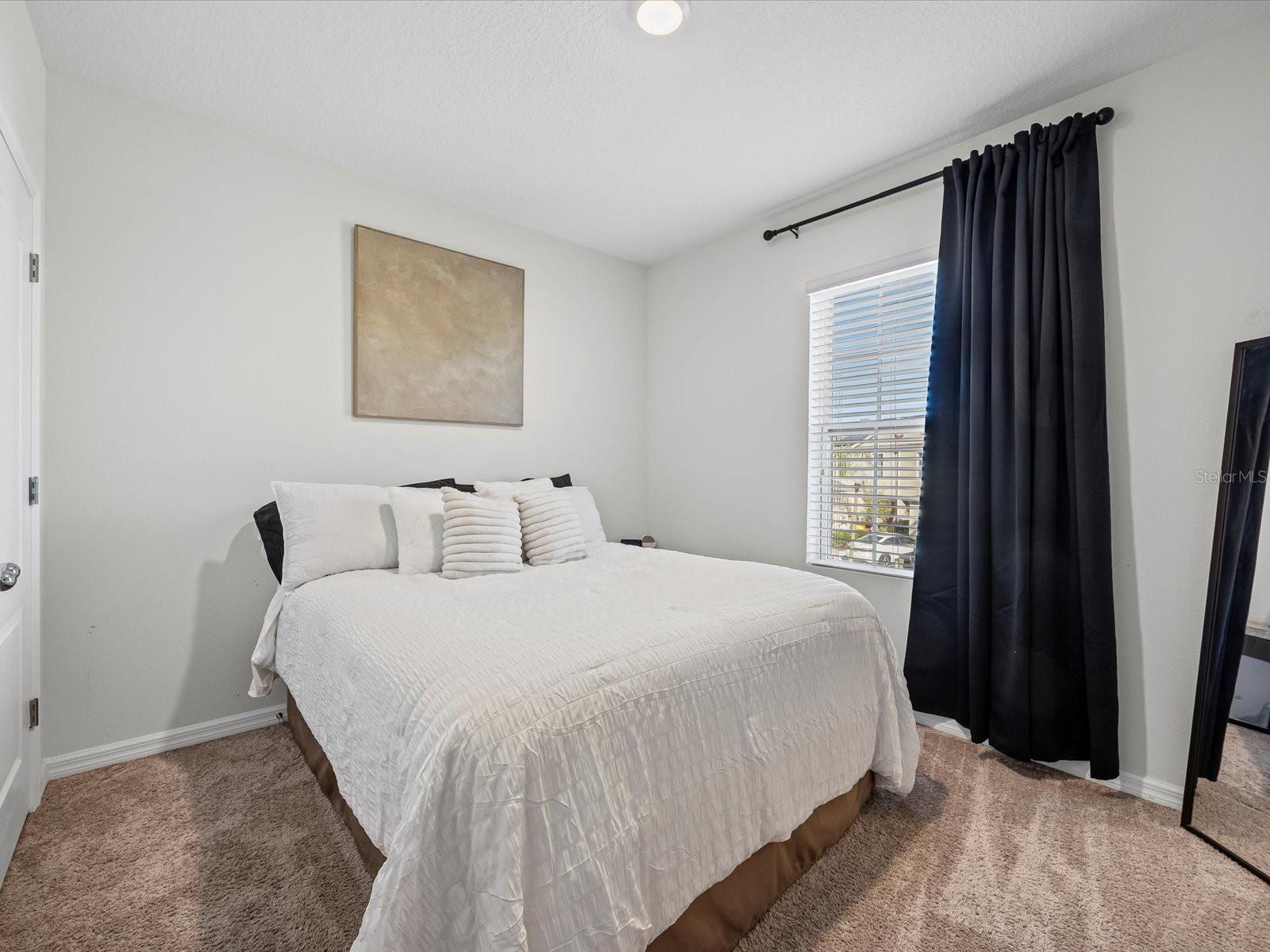 LAKE BLUFF/TOWN CENTER EAST-PH - Residential