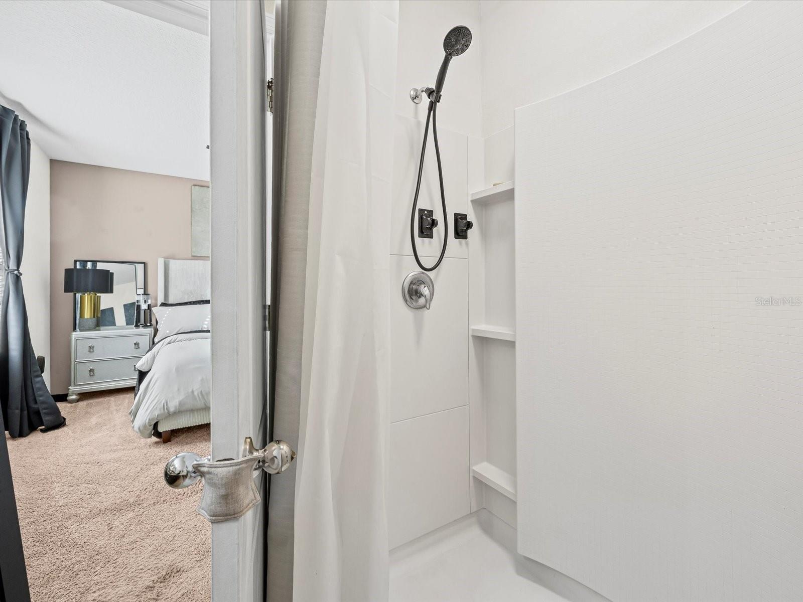 LAKE BLUFF/TOWN CENTER EAST-PH - Residential