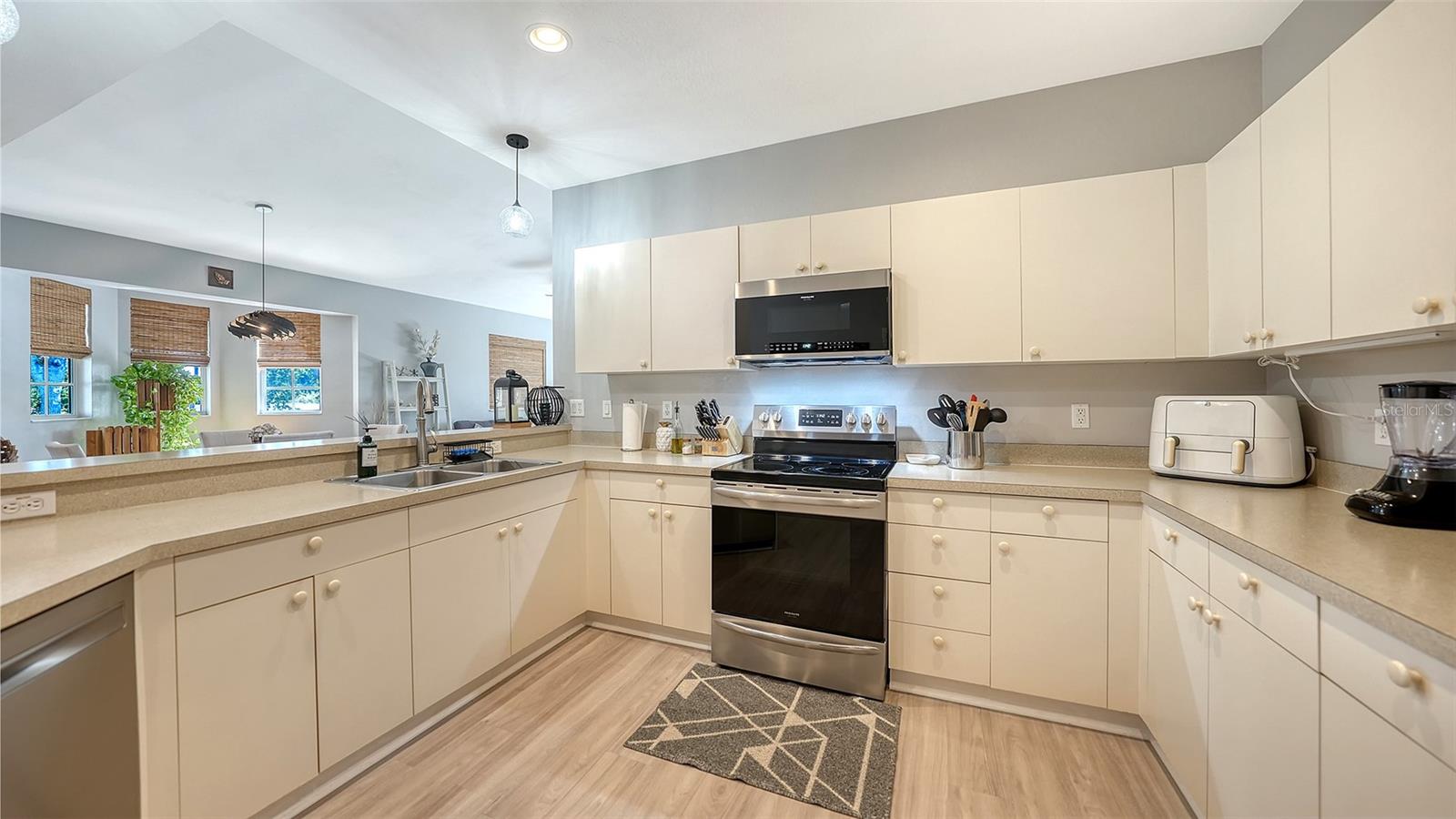 VILLAS AT OAK BEND - Residential