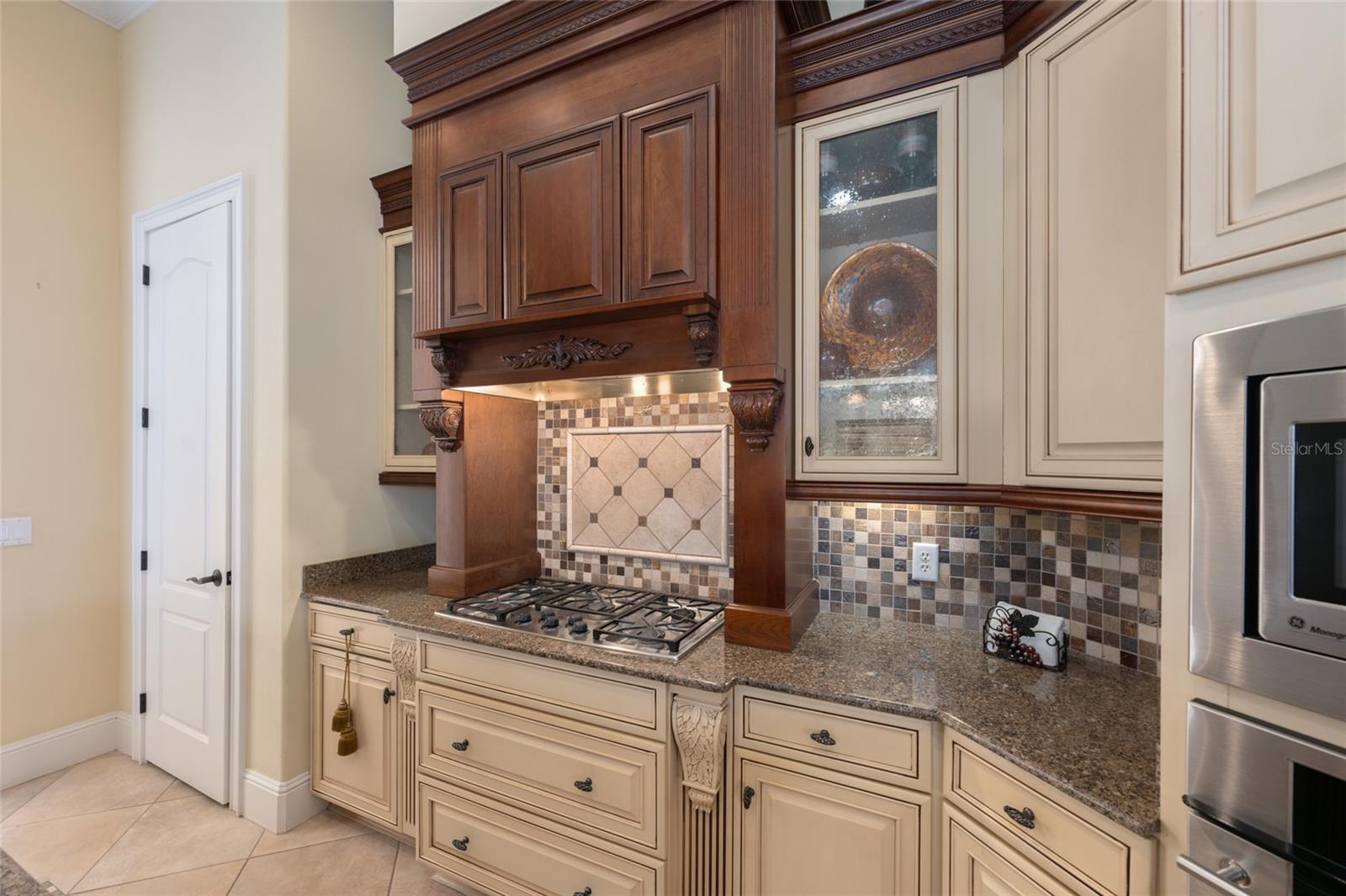 BELLECHASE LAURELS - Residential