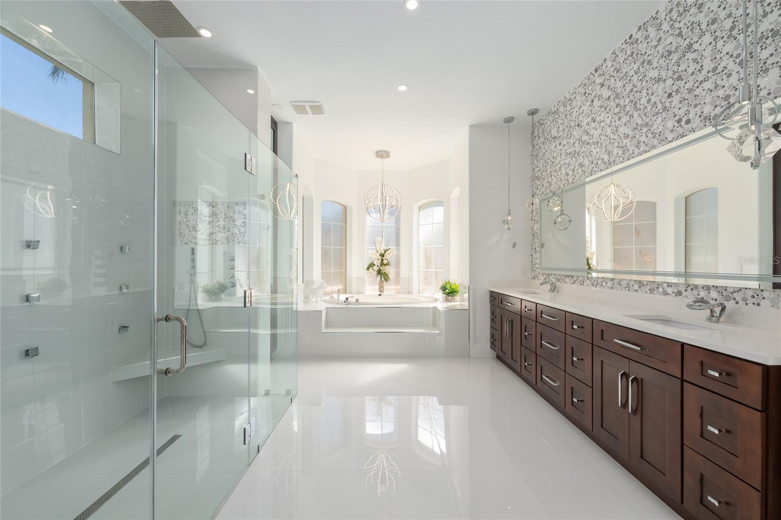 BELLECHASE LAURELS - Residential