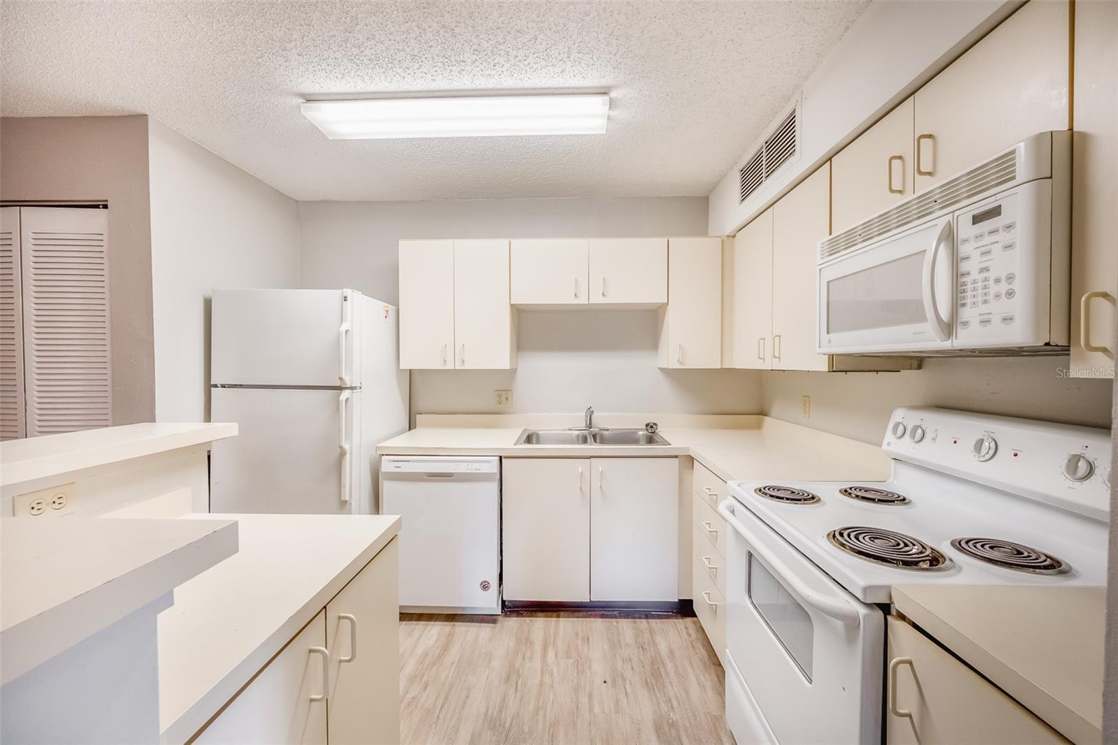 LAKEWOOD PARK A CONDO - Residential