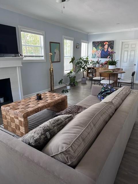 PINECREST - Residential