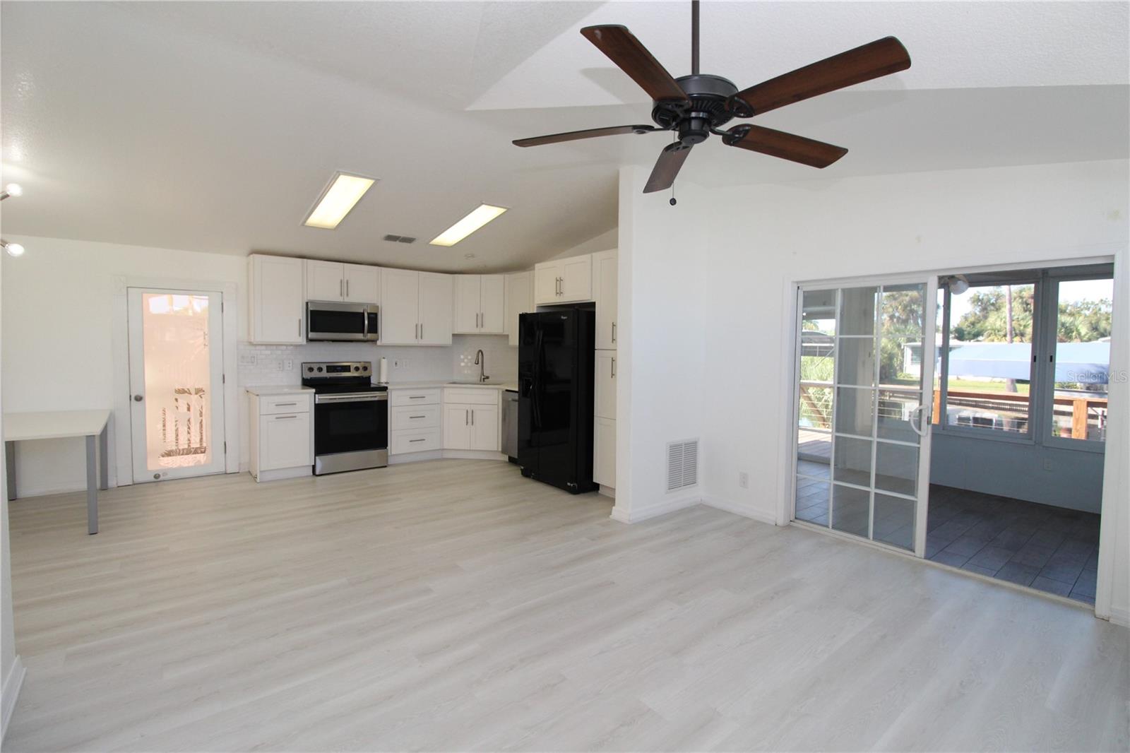 PELICAN HARBOR MOB HOME ESTATES - Residential