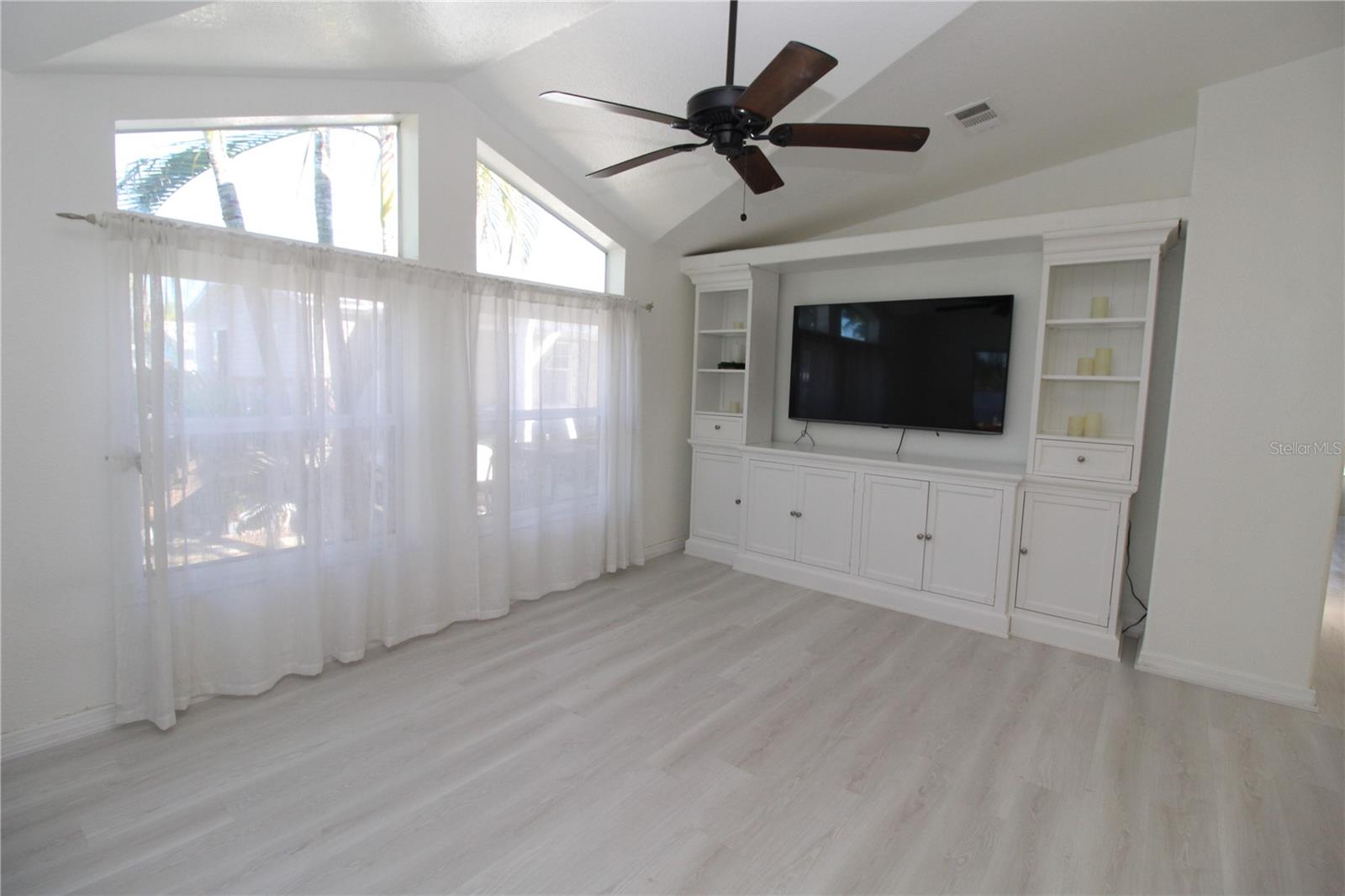PELICAN HARBOR MOB HOME ESTATES - Residential