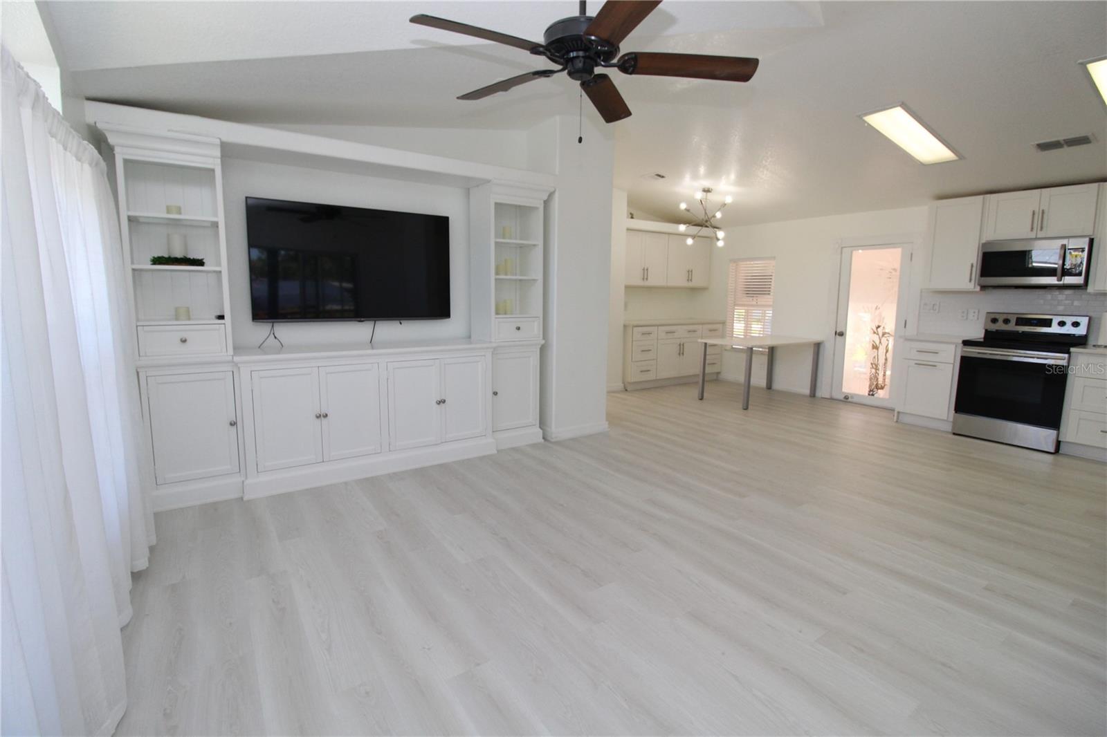 PELICAN HARBOR MOB HOME ESTATES - Residential