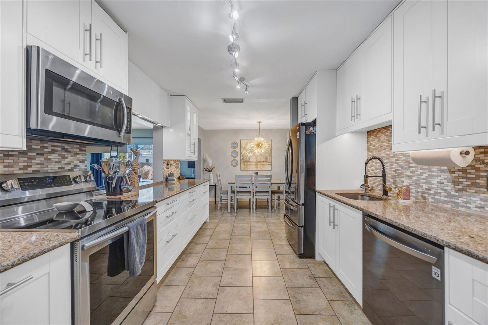 REPLAT OF CHARPIAS ADD - Residential