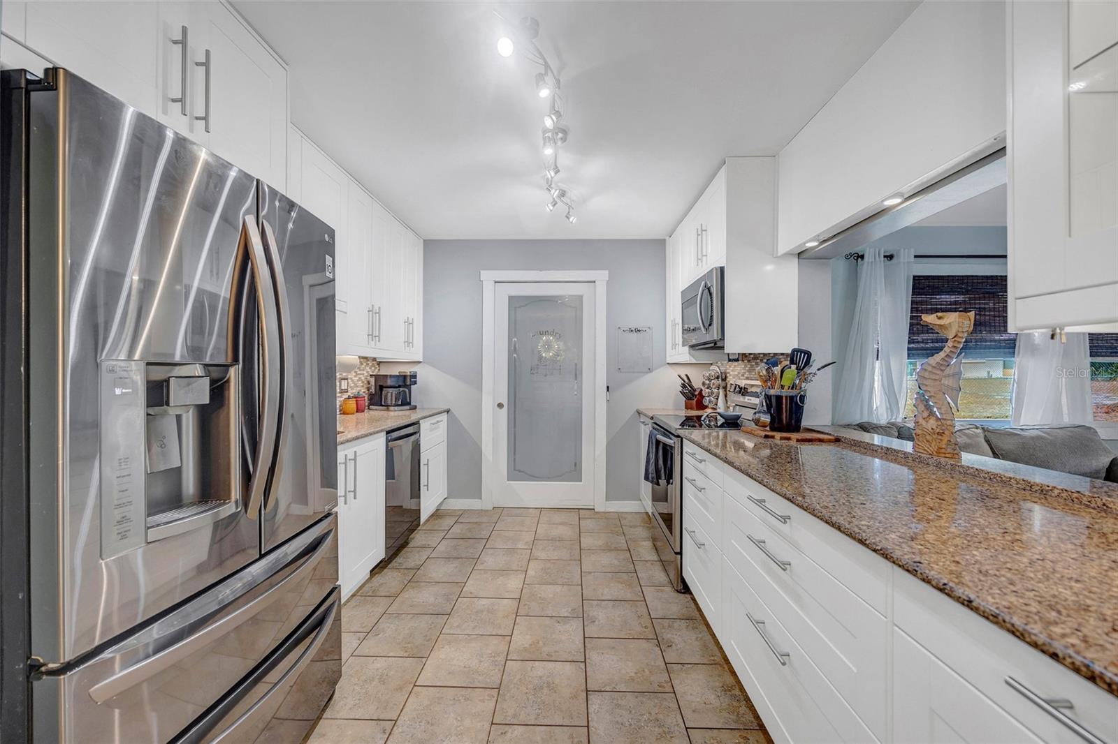 REPLAT OF CHARPIAS ADD - Residential