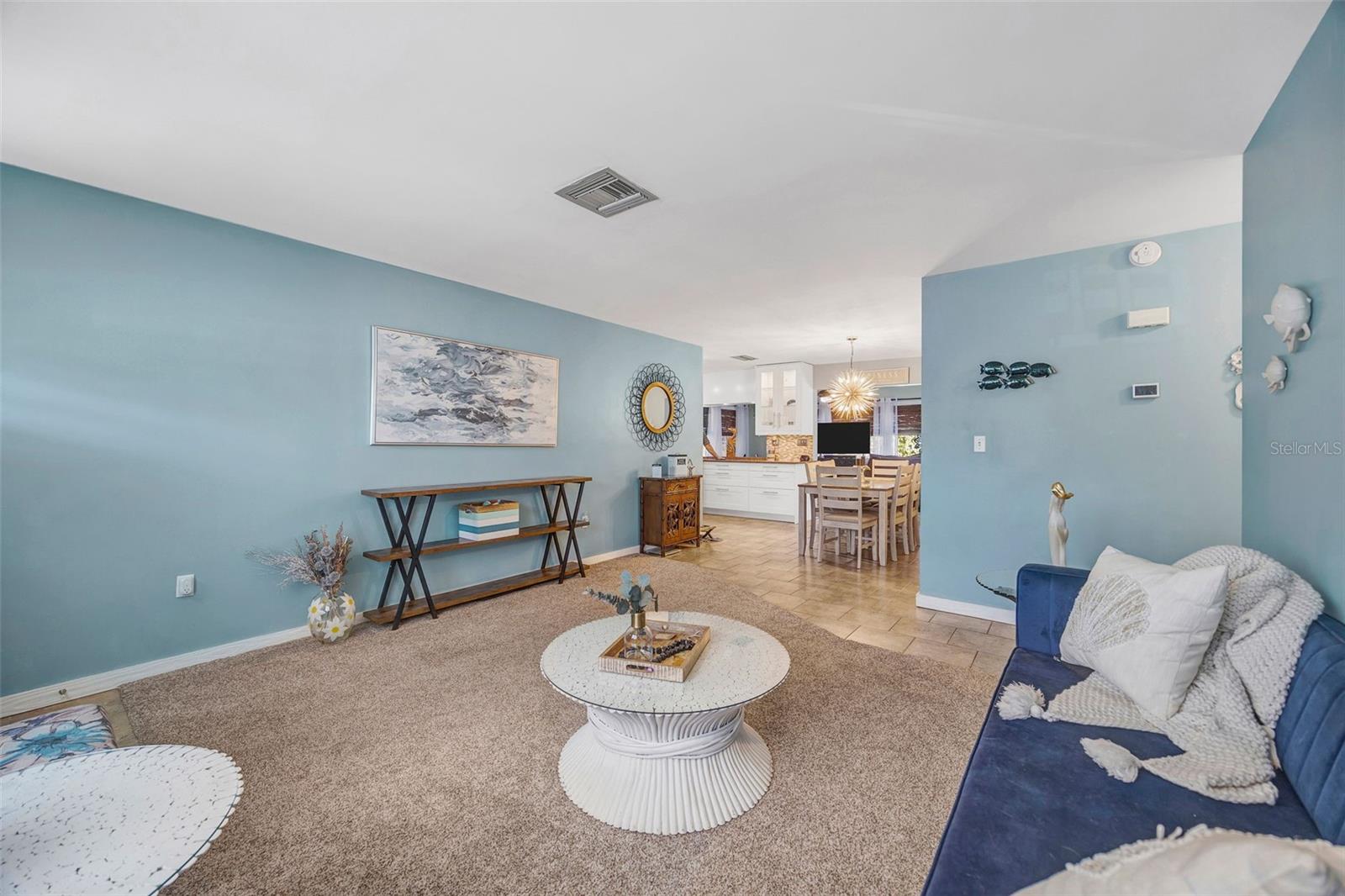 REPLAT OF CHARPIAS ADD - Residential