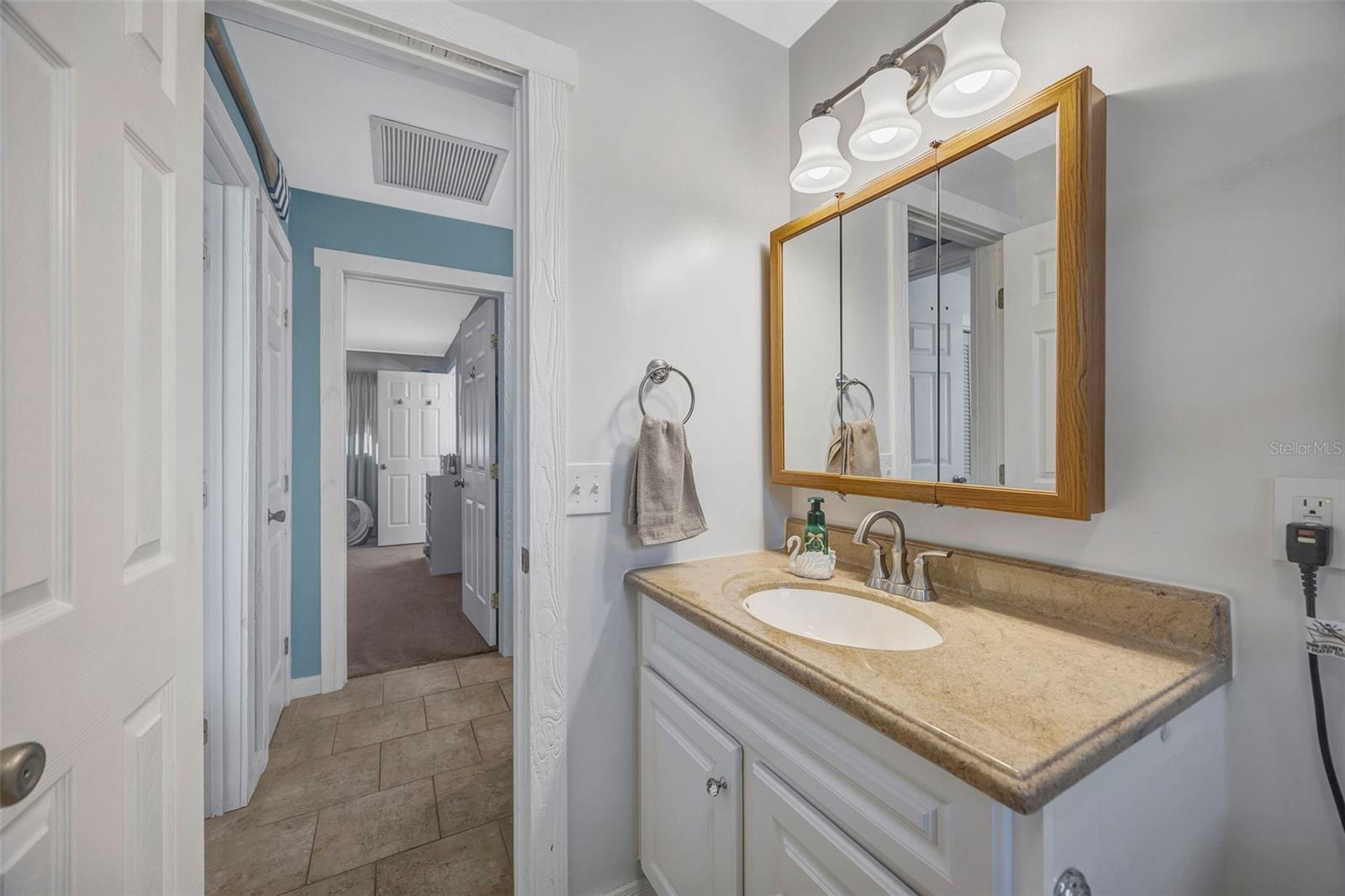 REPLAT OF CHARPIAS ADD - Residential