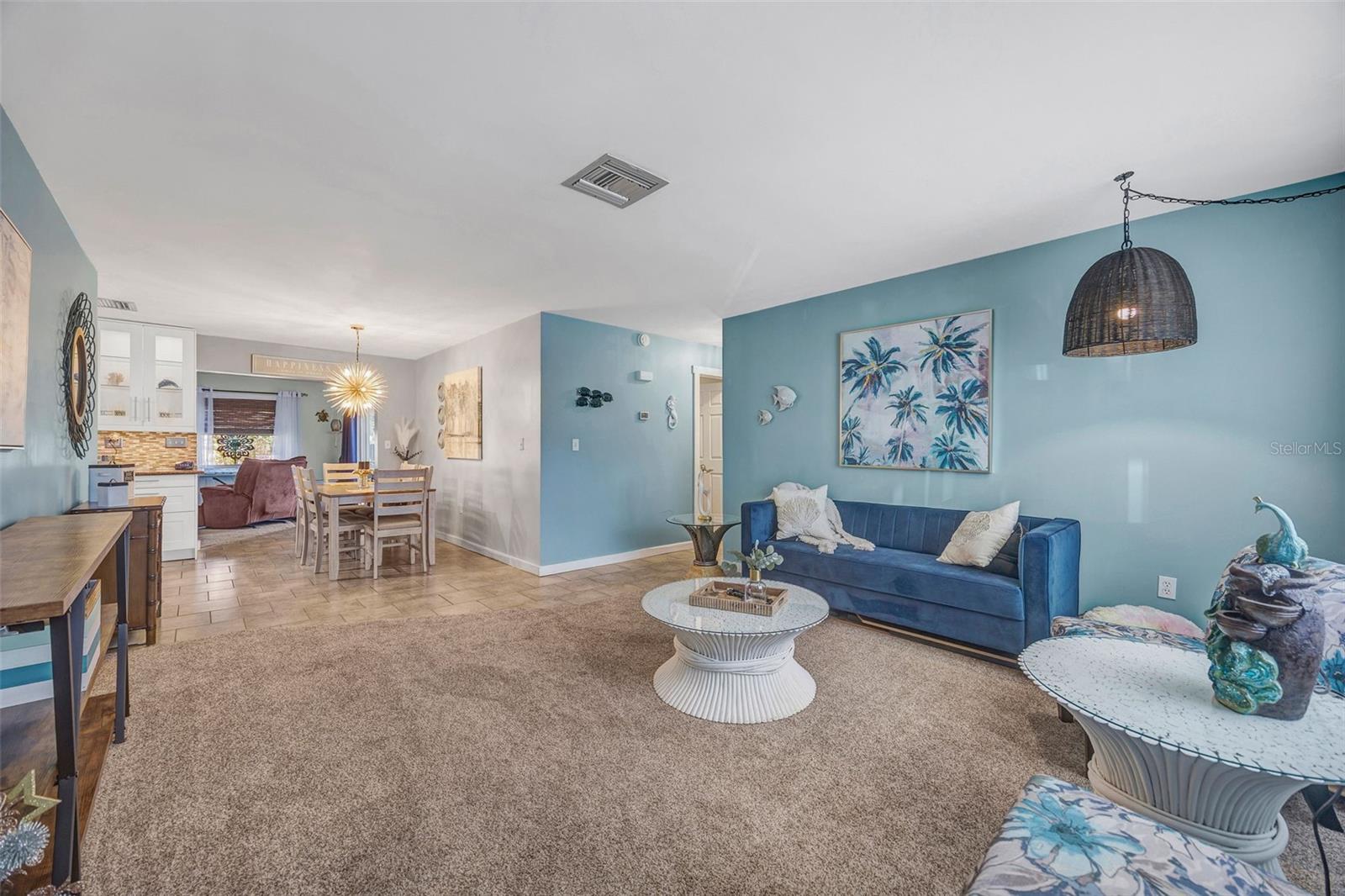 REPLAT OF CHARPIAS ADD - Residential