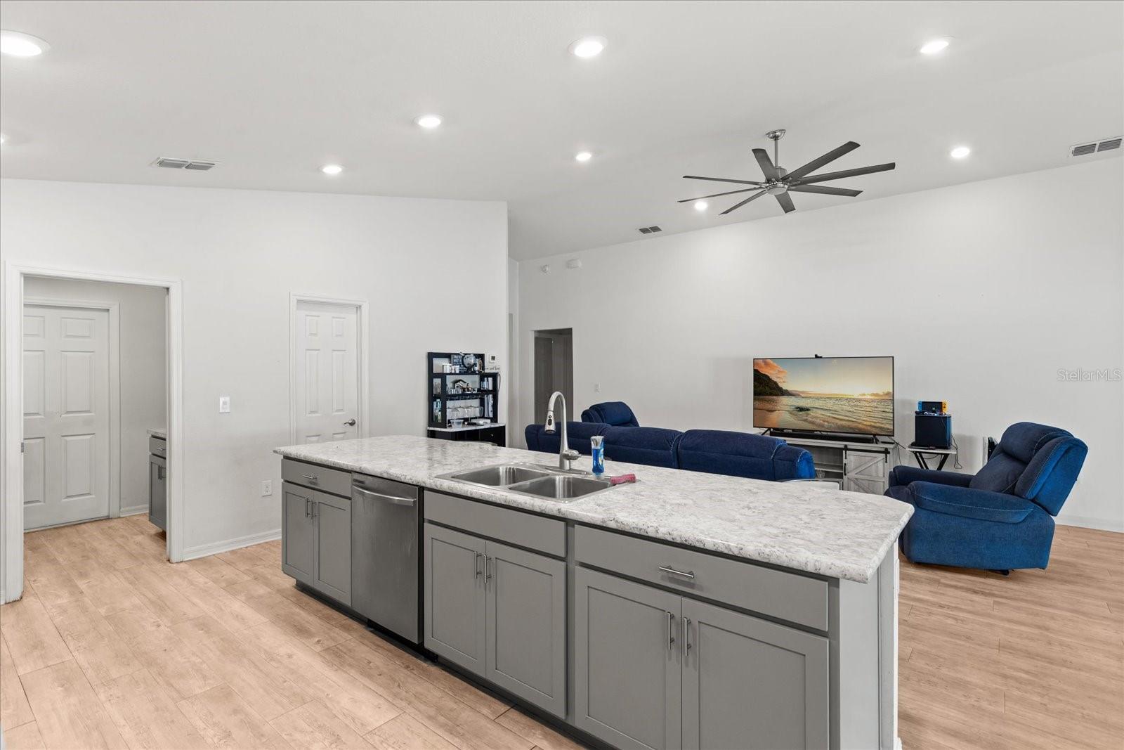 ENCLAVE/LK MYRTLE - Residential