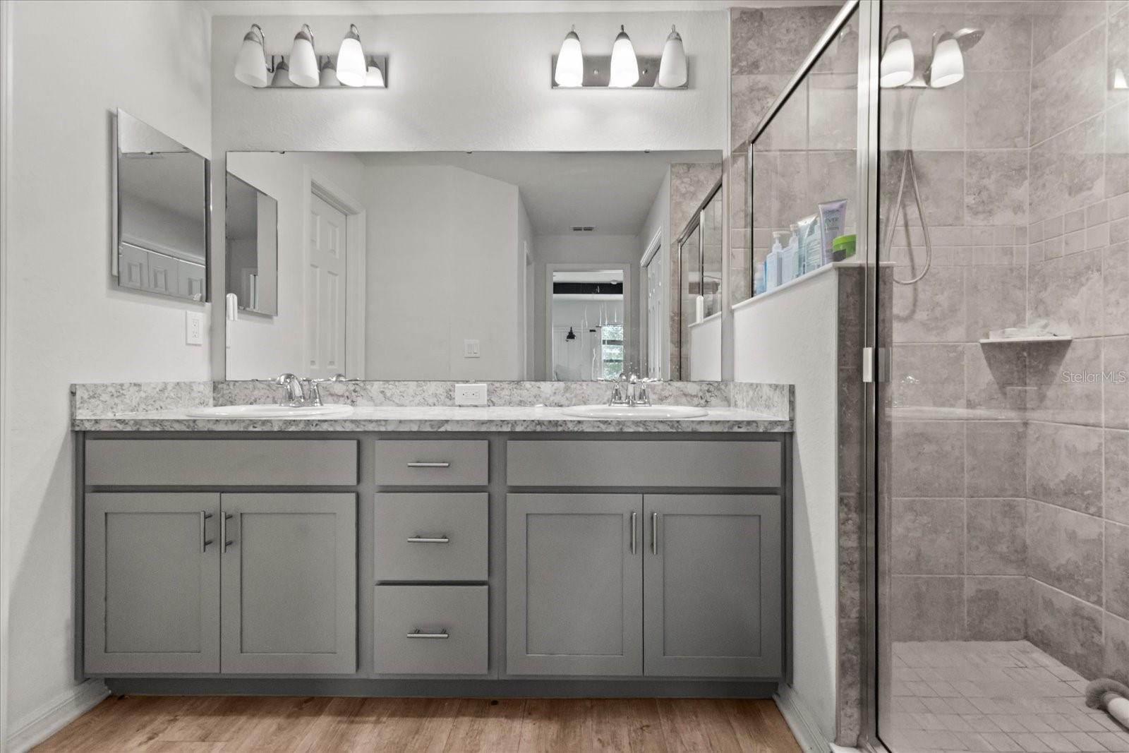 ENCLAVE/LK MYRTLE - Residential