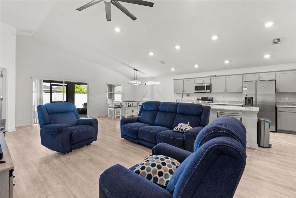 Photo of 1385 Mezzavalle Way, Auburndale, FL 33823 (MLS # S5147319)