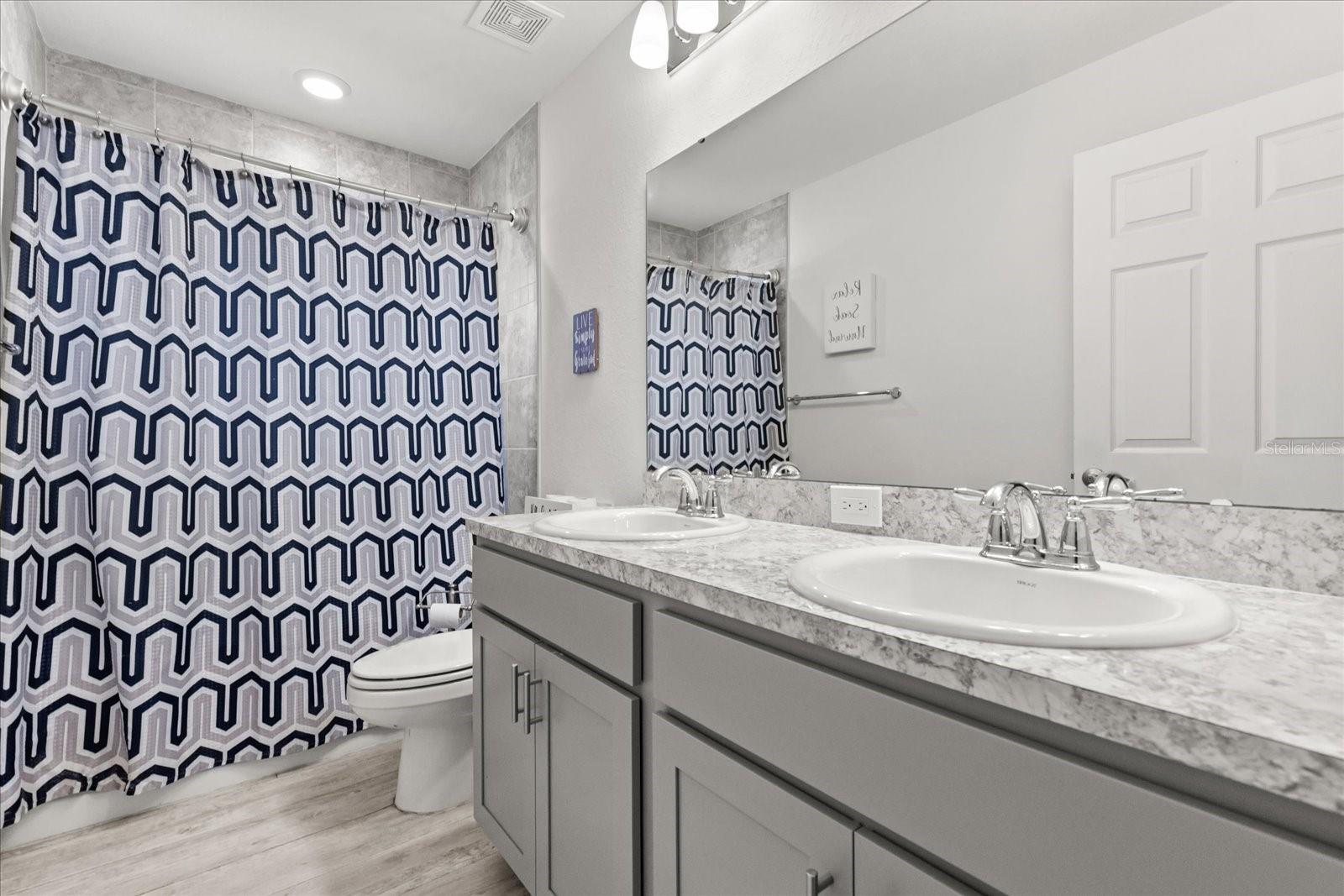 ENCLAVE/LK MYRTLE - Residential