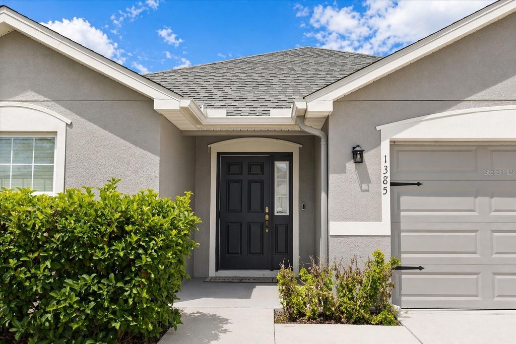 Photo of 1385 Mezzavalle Way, Auburndale, FL 33823 (MLS # S5147319)