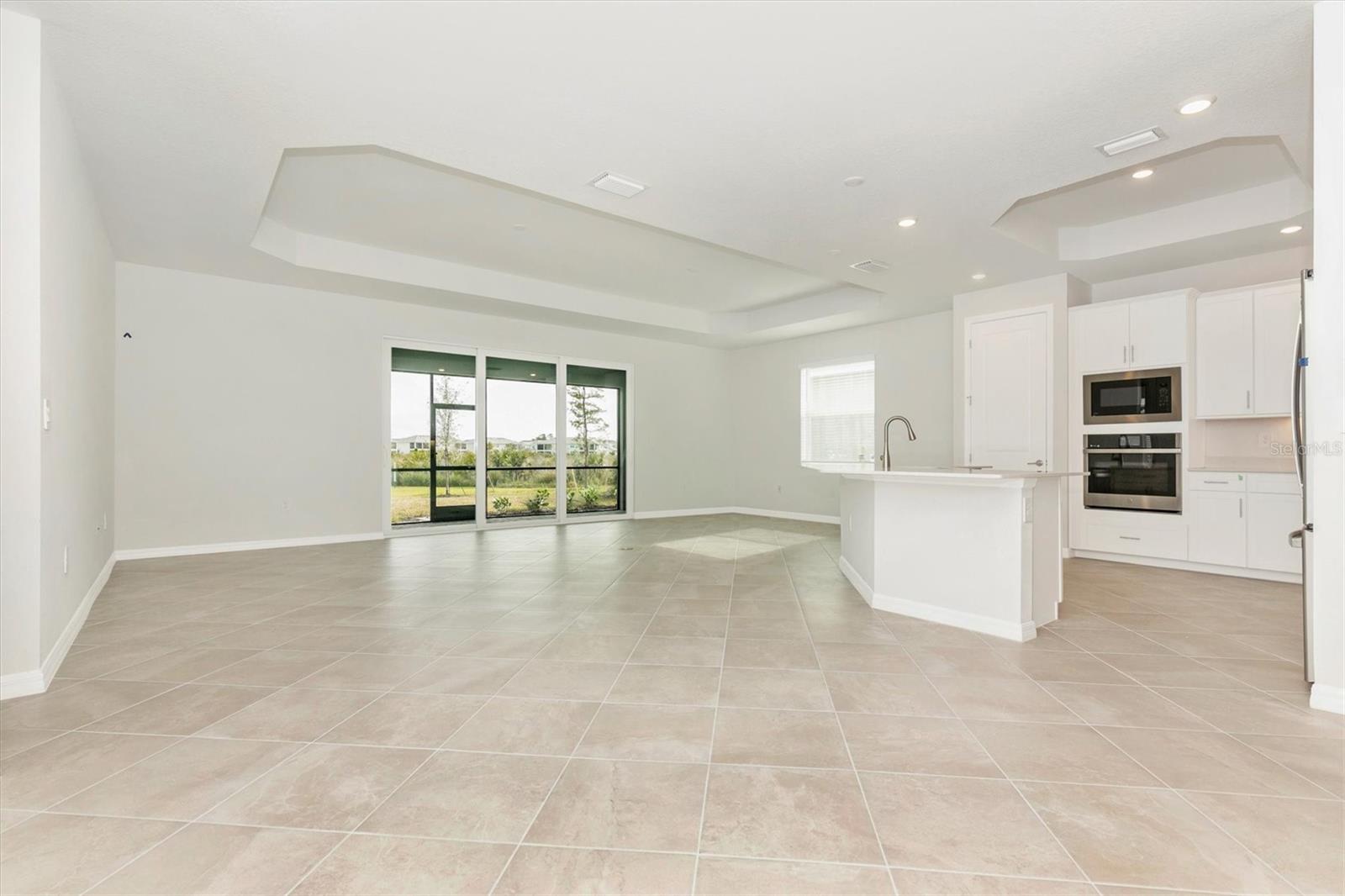 WELLEN PARK GOLF & COUNTRY CLUB - Residential Lease