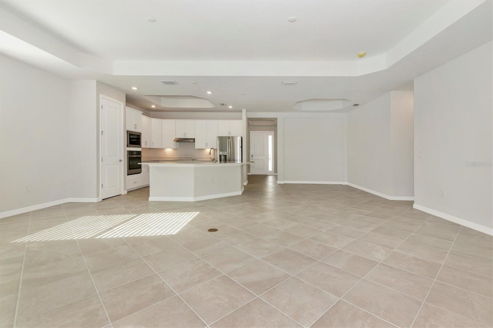 WELLEN PARK GOLF & COUNTRY CLUB - Residential Lease