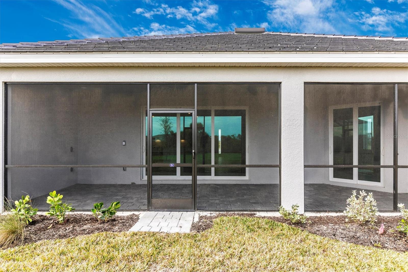 WELLEN PARK GOLF & COUNTRY CLUB - Residential Lease