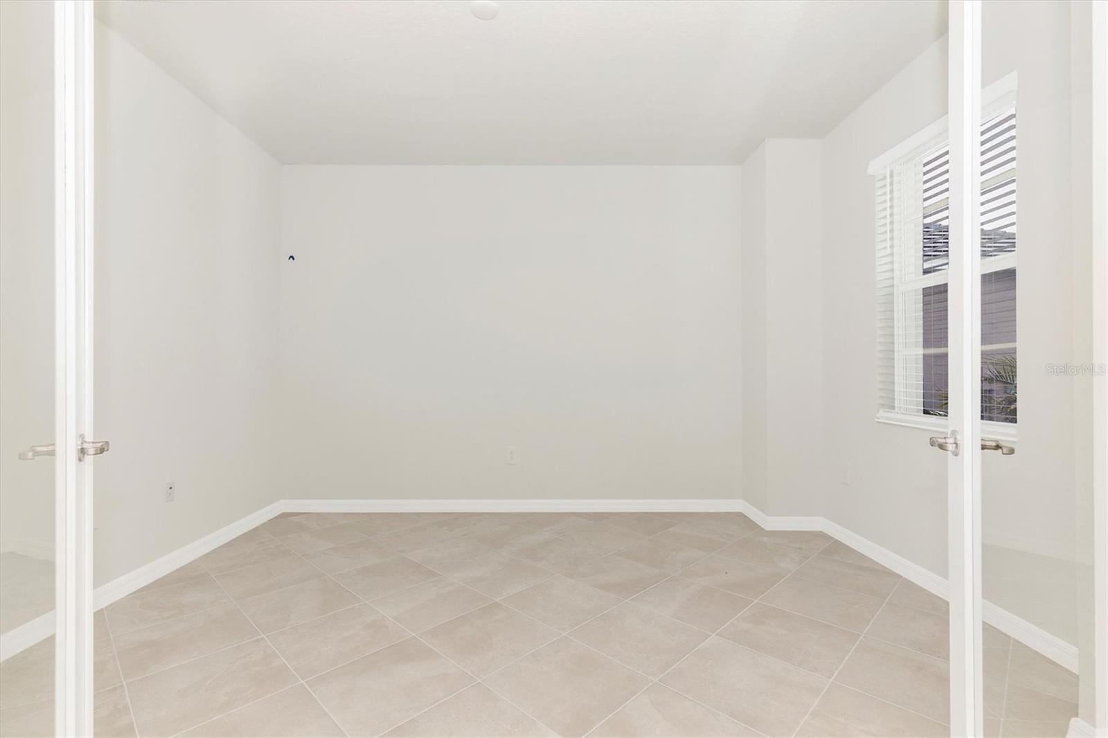WELLEN PARK GOLF & COUNTRY CLUB - Residential Lease