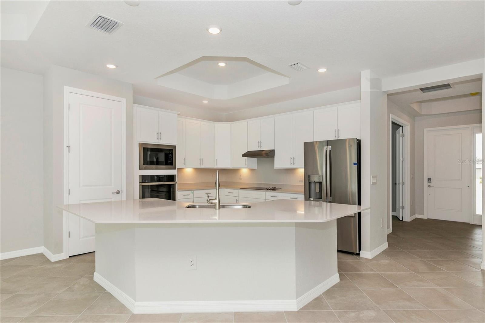 WELLEN PARK GOLF & COUNTRY CLUB - Residential Lease