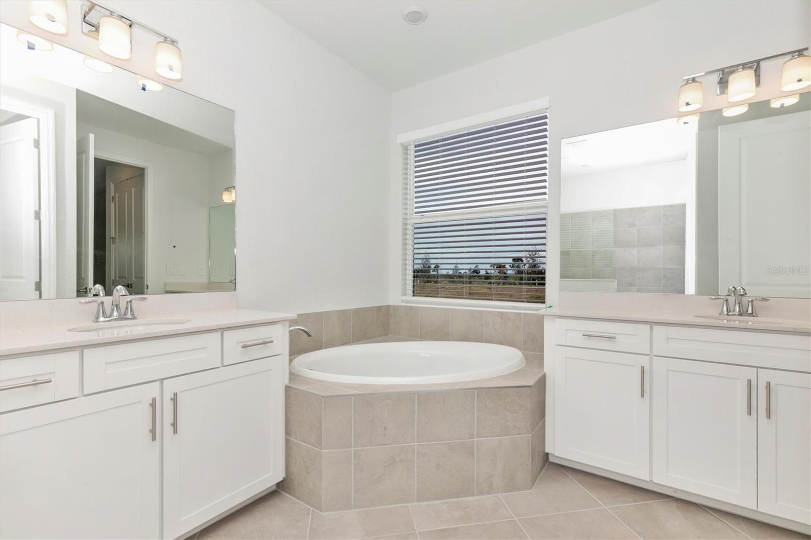 WELLEN PARK GOLF & COUNTRY CLUB - Residential Lease