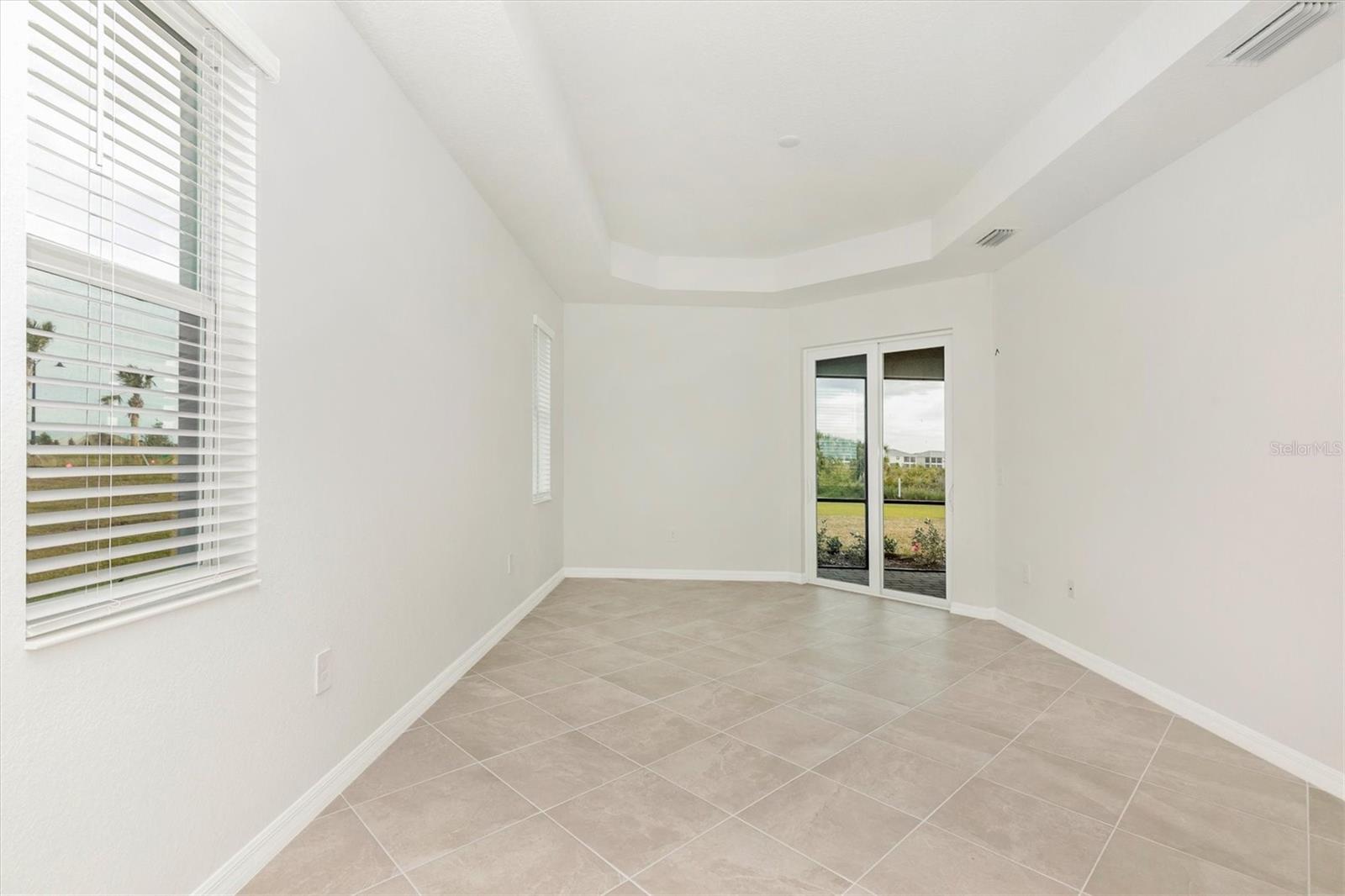 WELLEN PARK GOLF & COUNTRY CLUB - Residential Lease