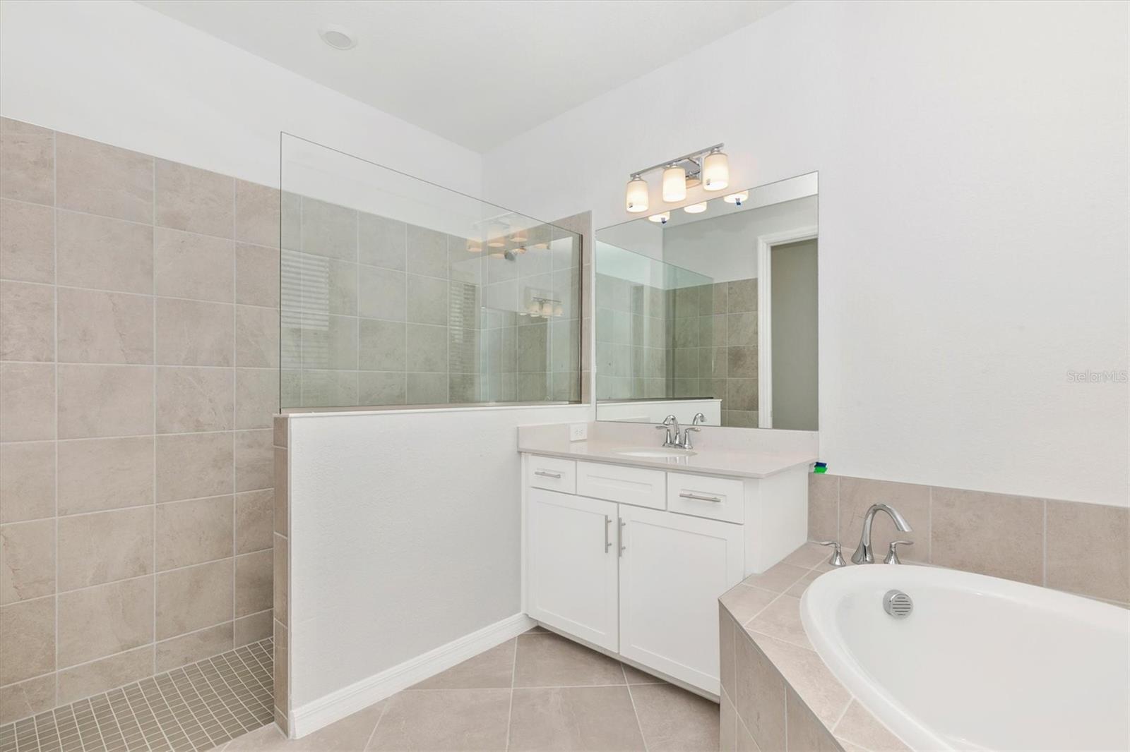 WELLEN PARK GOLF & COUNTRY CLUB - Residential Lease